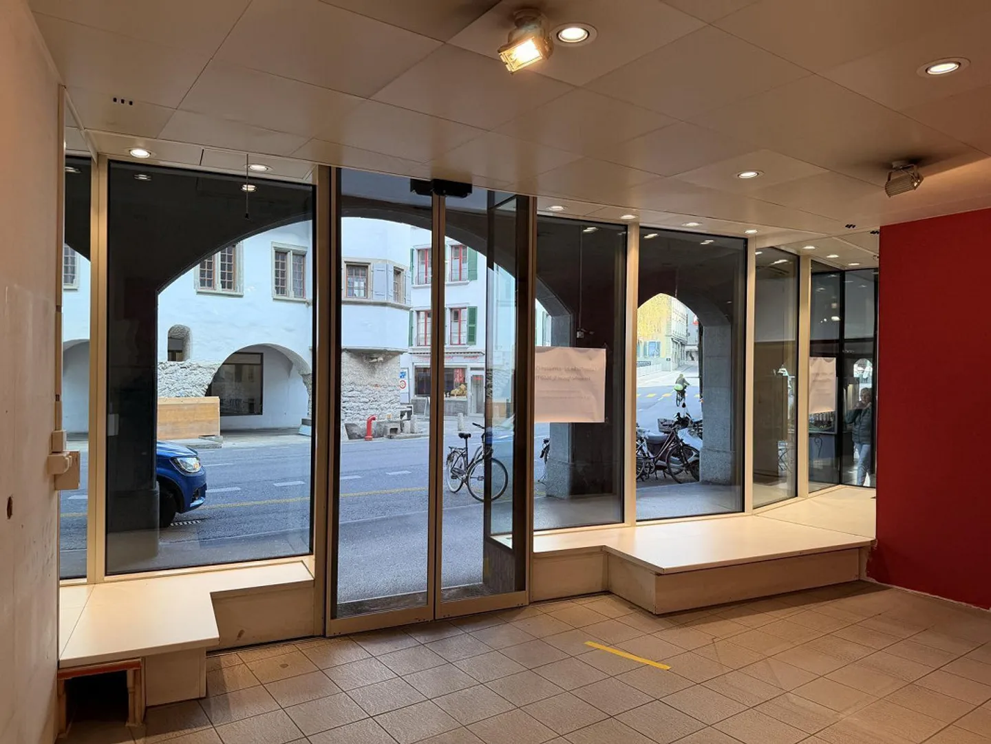 Spazio Commerciale a Thun - Foto 2 di 5