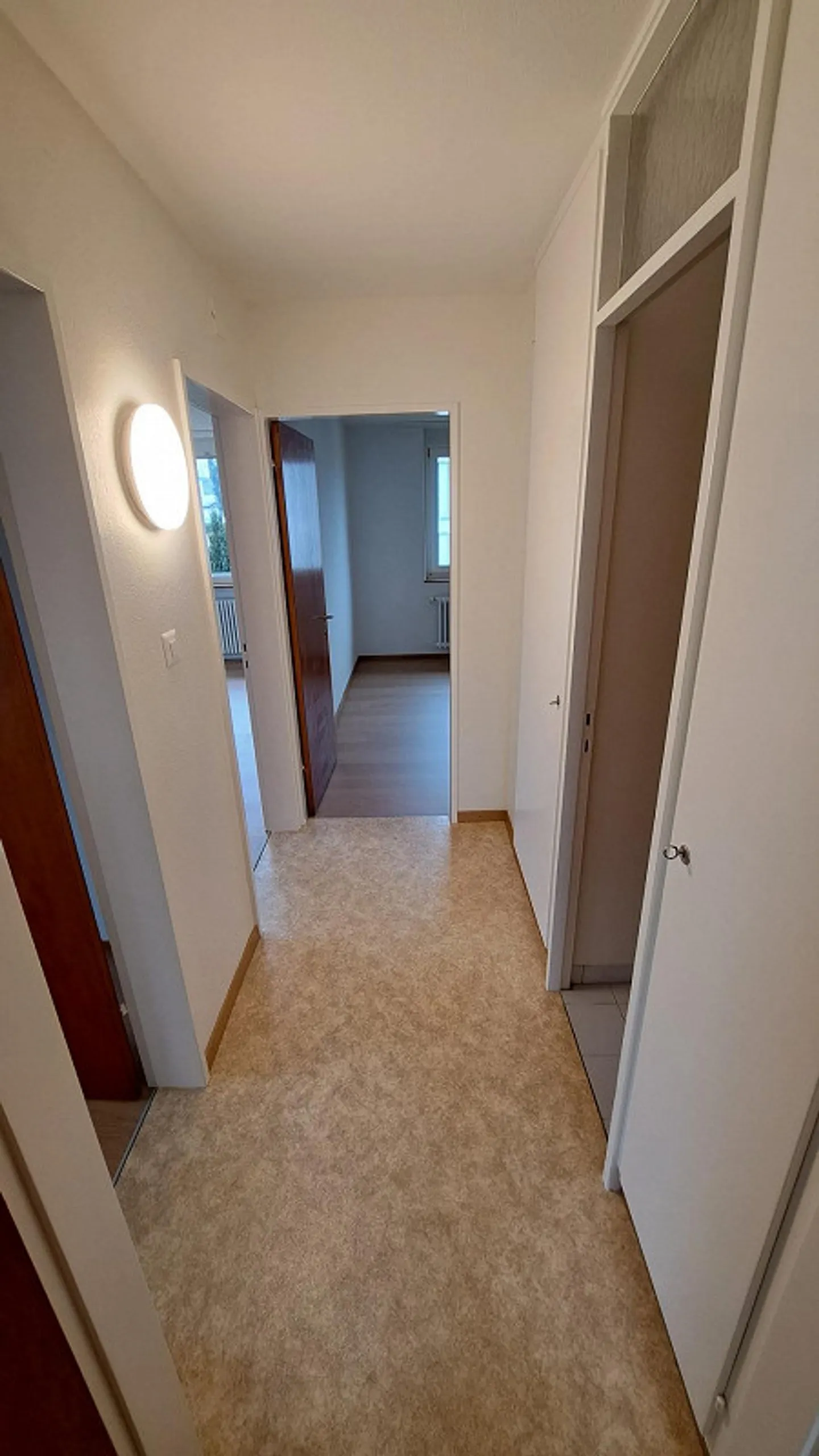 4.5-room apartment in a central location, limited to 1 year - Photo 5 of 9