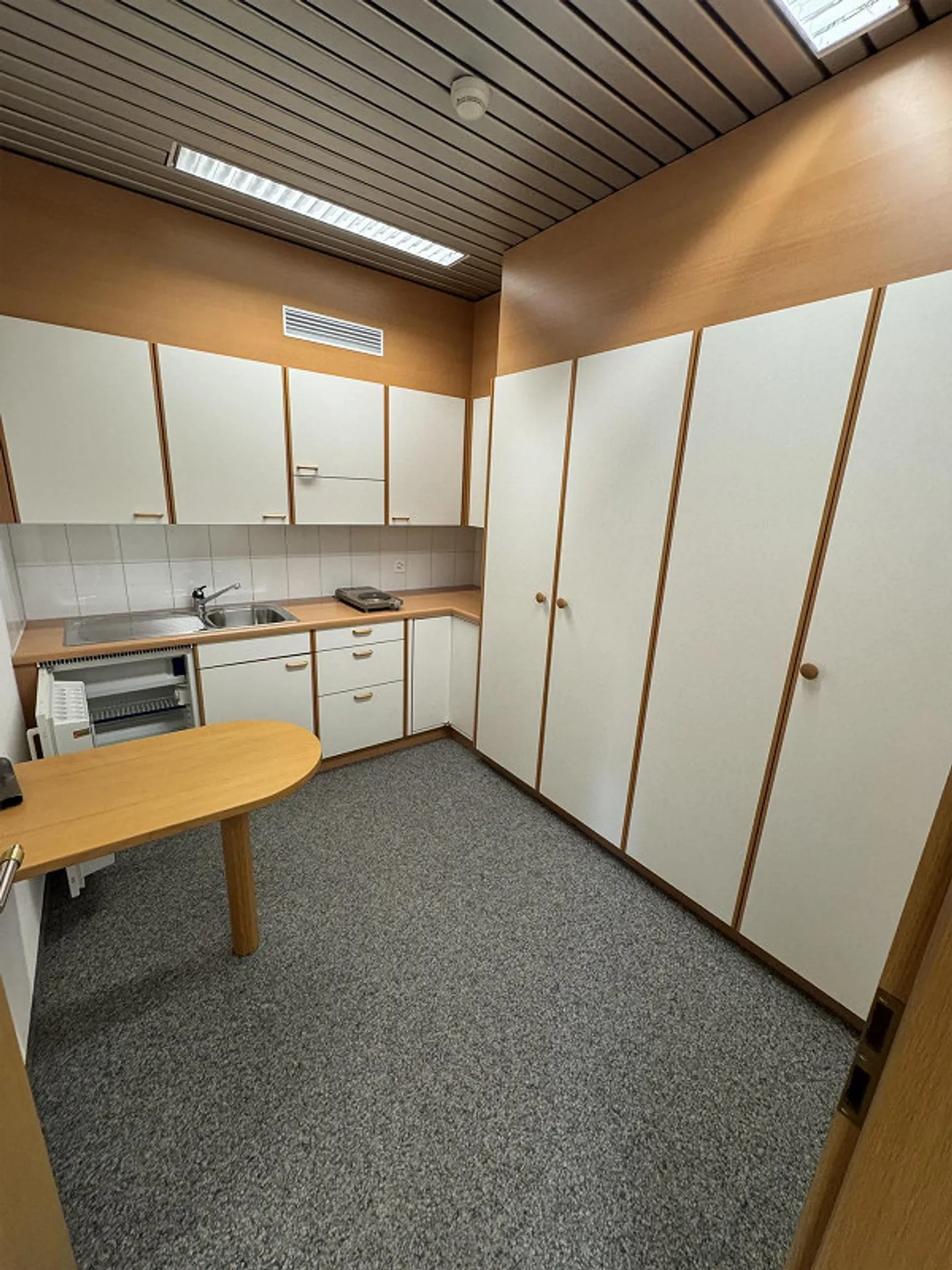 Espaces de vente/commerciaux dans un emplacement central - Photo 8 sur 18
