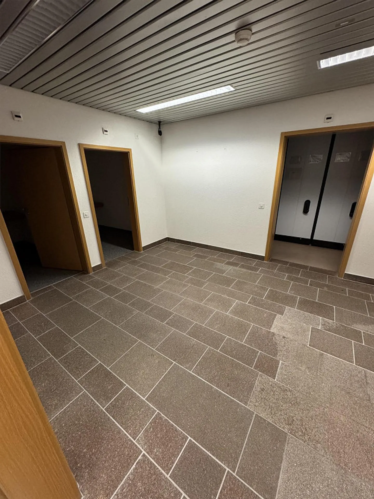 Espaces de vente/commerciaux dans un emplacement central - Photo 10 sur 18