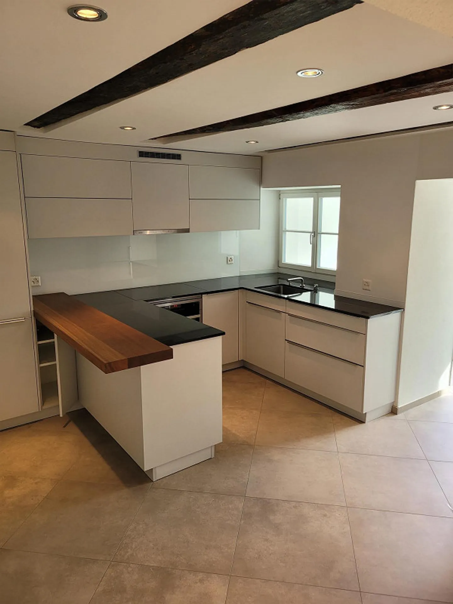 Exklusive 2-Zimmerwohnung im Zentrum Liestal - Foto 1 von 18
