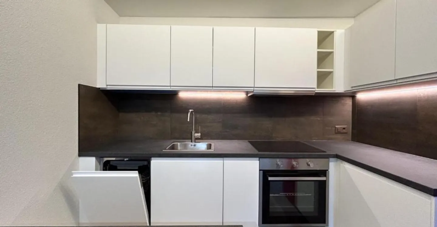 GERÄUMIGE 3-ZIMMER-WOHNUNG - Foto 3 von 13