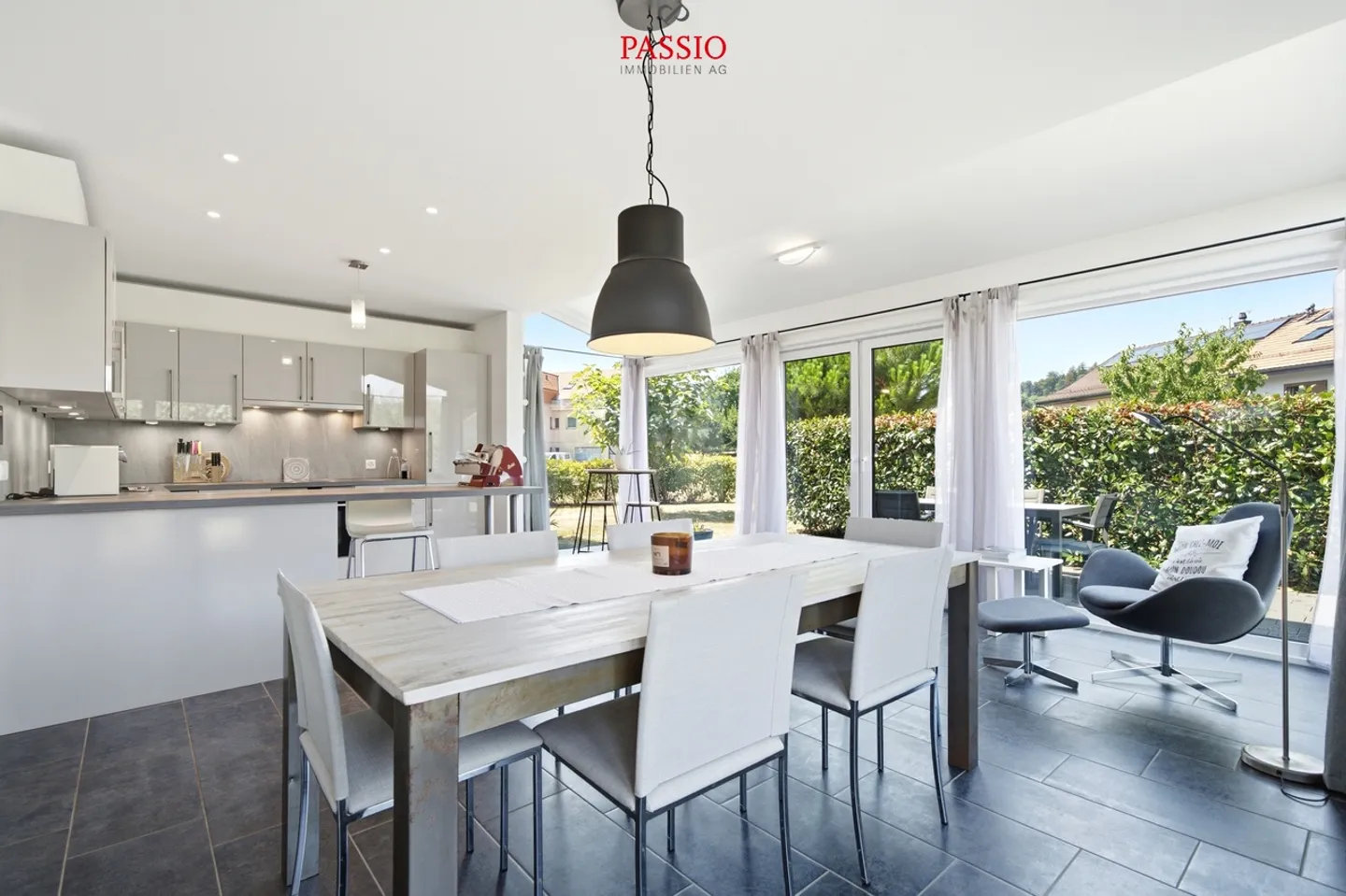 Maison familiale moderne de 5,5 pièces avec jardin de rêve - Photo 8 sur 41
