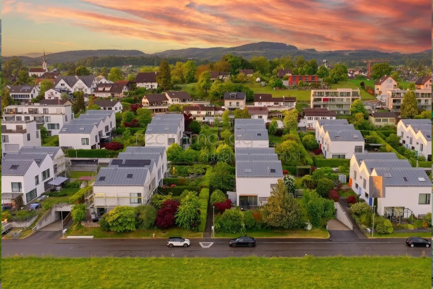 Maison de ville de 6,5 pièces familiale avec jardin et accès direct au garage souterrain à Obfelden - Photo 4 sur 14