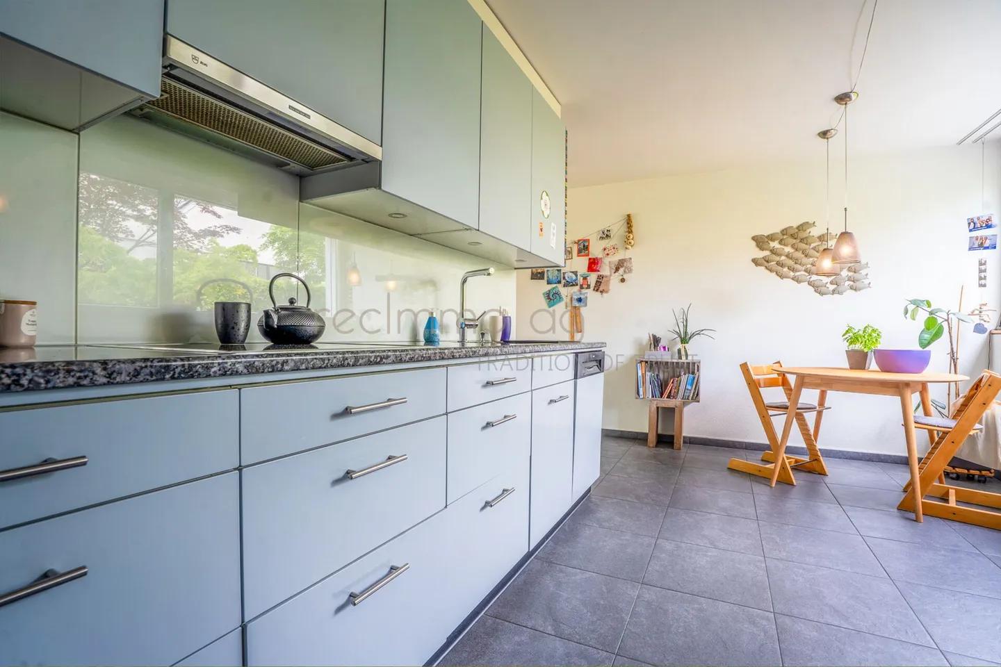 Maison de ville de 6,5 pièces familiale avec jardin et accès direct au garage souterrain à Obfelden - Photo 8 sur 14