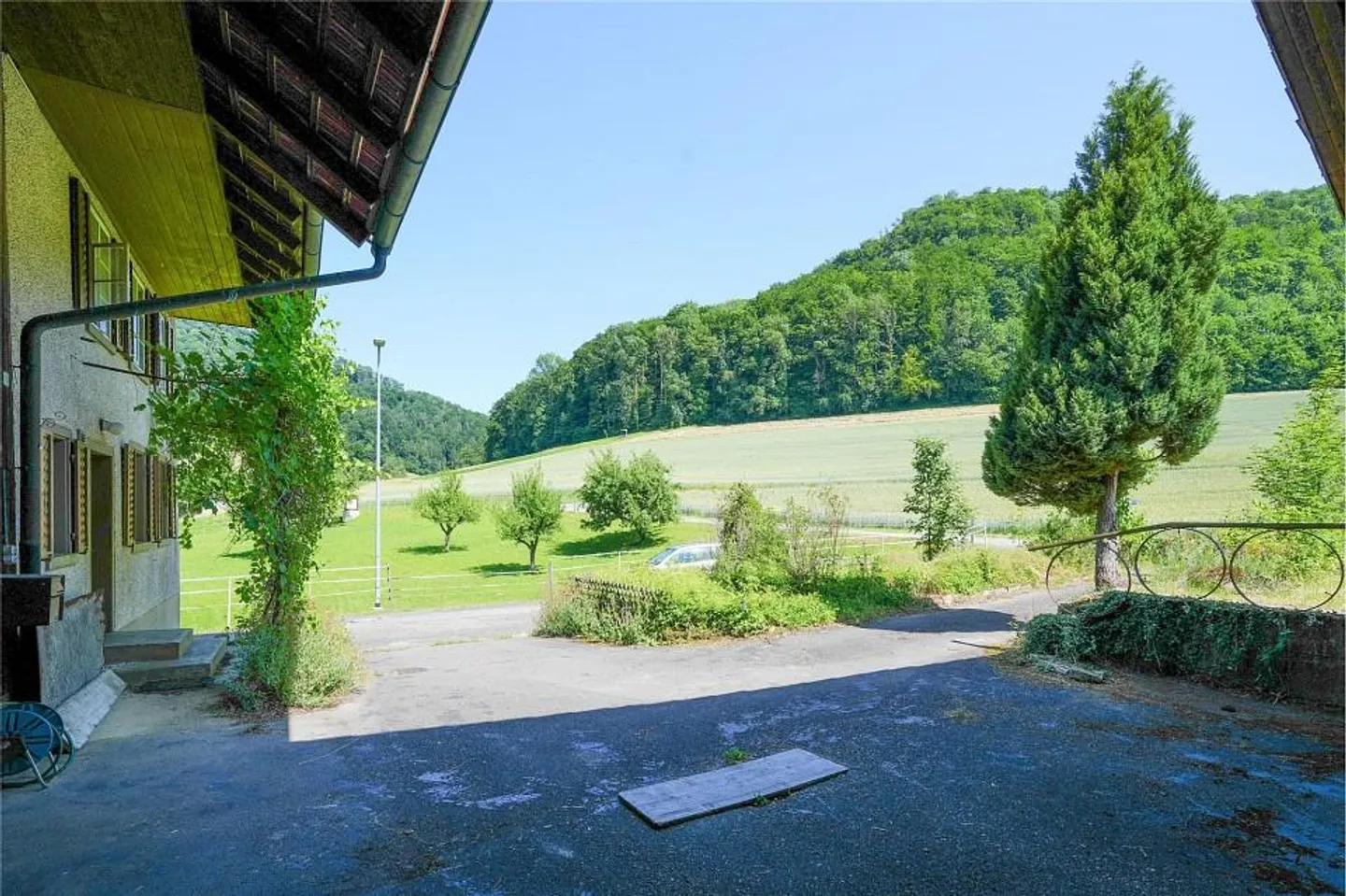 Building plot with old property - Approved new building project available - Photo 2 of 6