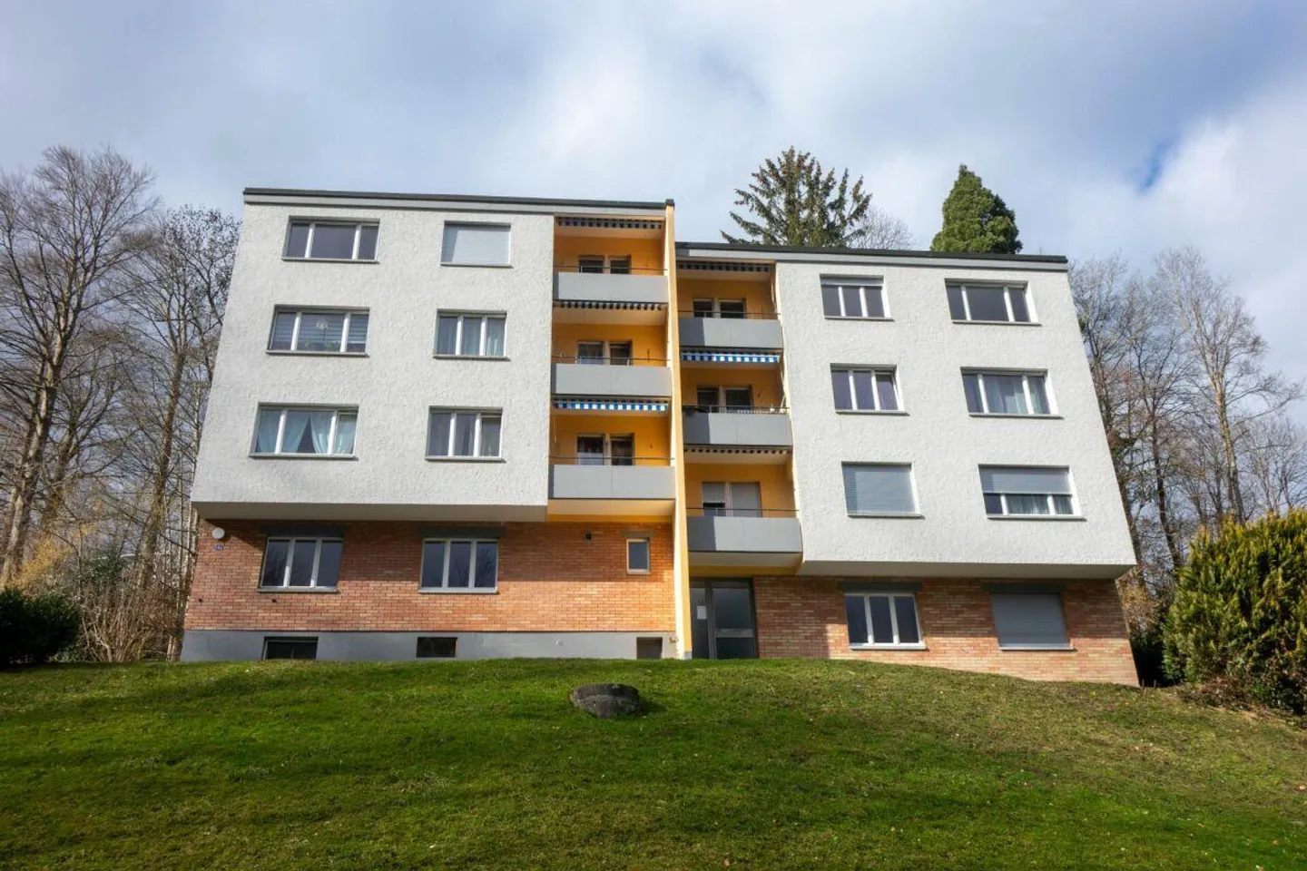 Appartement 4.5 pièces abordable dans un emplacement calme avec vue dégagée - Photo 11 sur 11