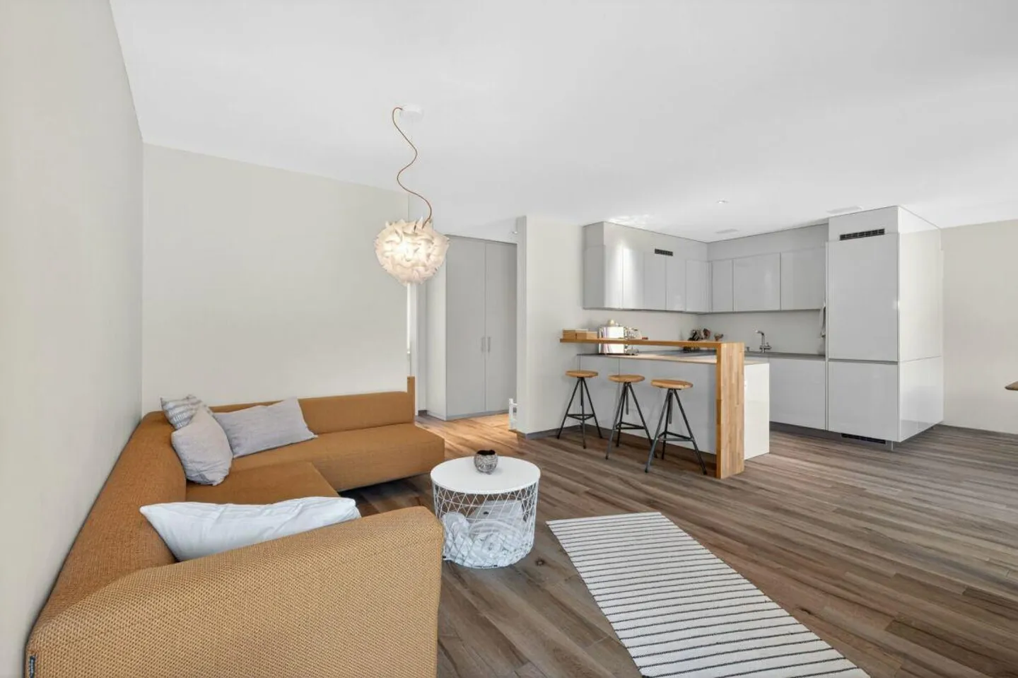Vivre avec vue - Appartement de 3,5 pièces de haute qualité avec balcon et... - Photo 6 sur 27