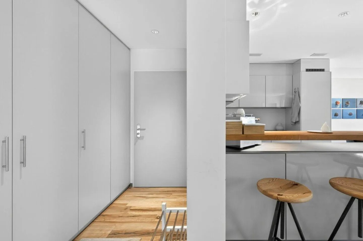 Vivre avec vue - Appartement de 3,5 pièces de haute qualité avec balcon et... - Photo 7 sur 27