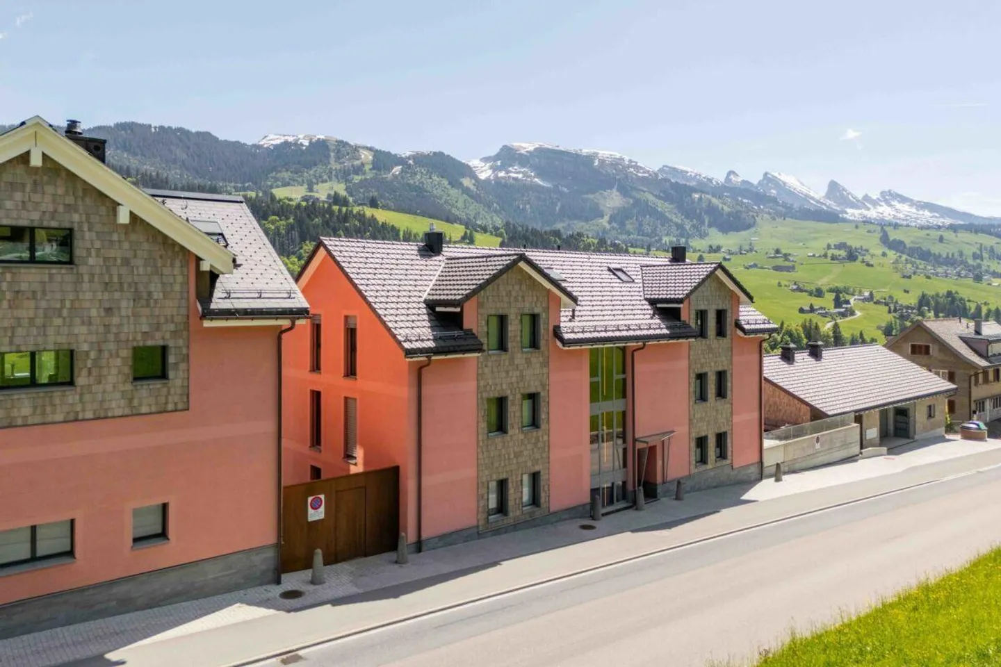 Vivre avec vue - Appartement de 3,5 pièces de haute qualité avec balcon et... - Photo 23 sur 27
