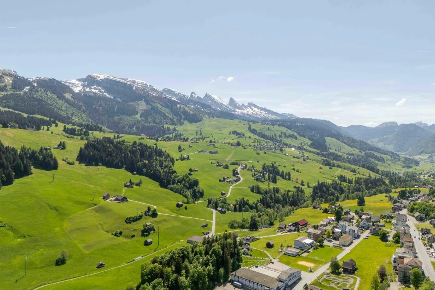 Vivre avec vue - Appartement de 3,5 pièces de haute qualité avec balcon et... - Photo 25 sur 27