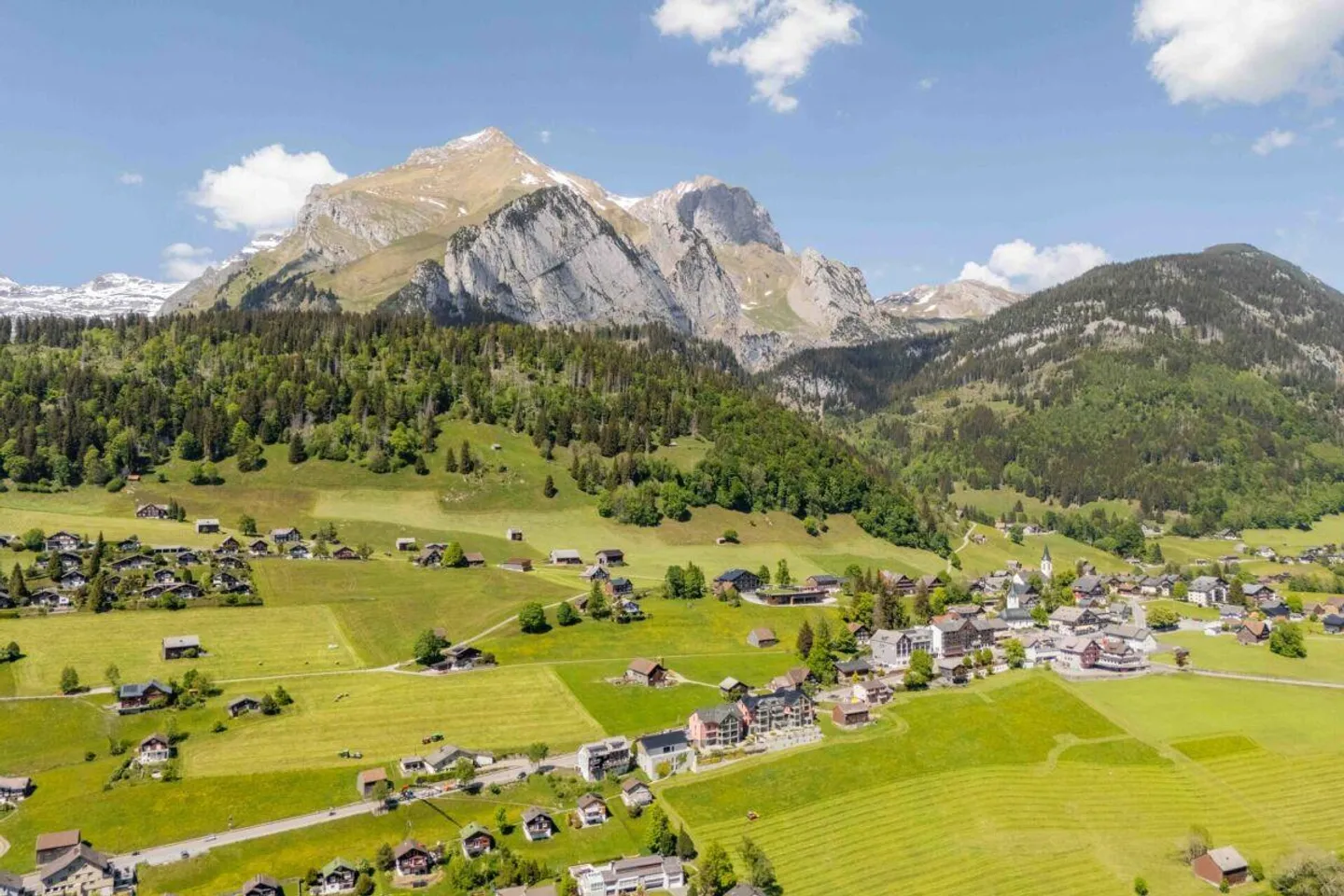 Vivre avec vue - Appartement de 3,5 pièces de haute qualité avec balcon et... - Photo 26 sur 27