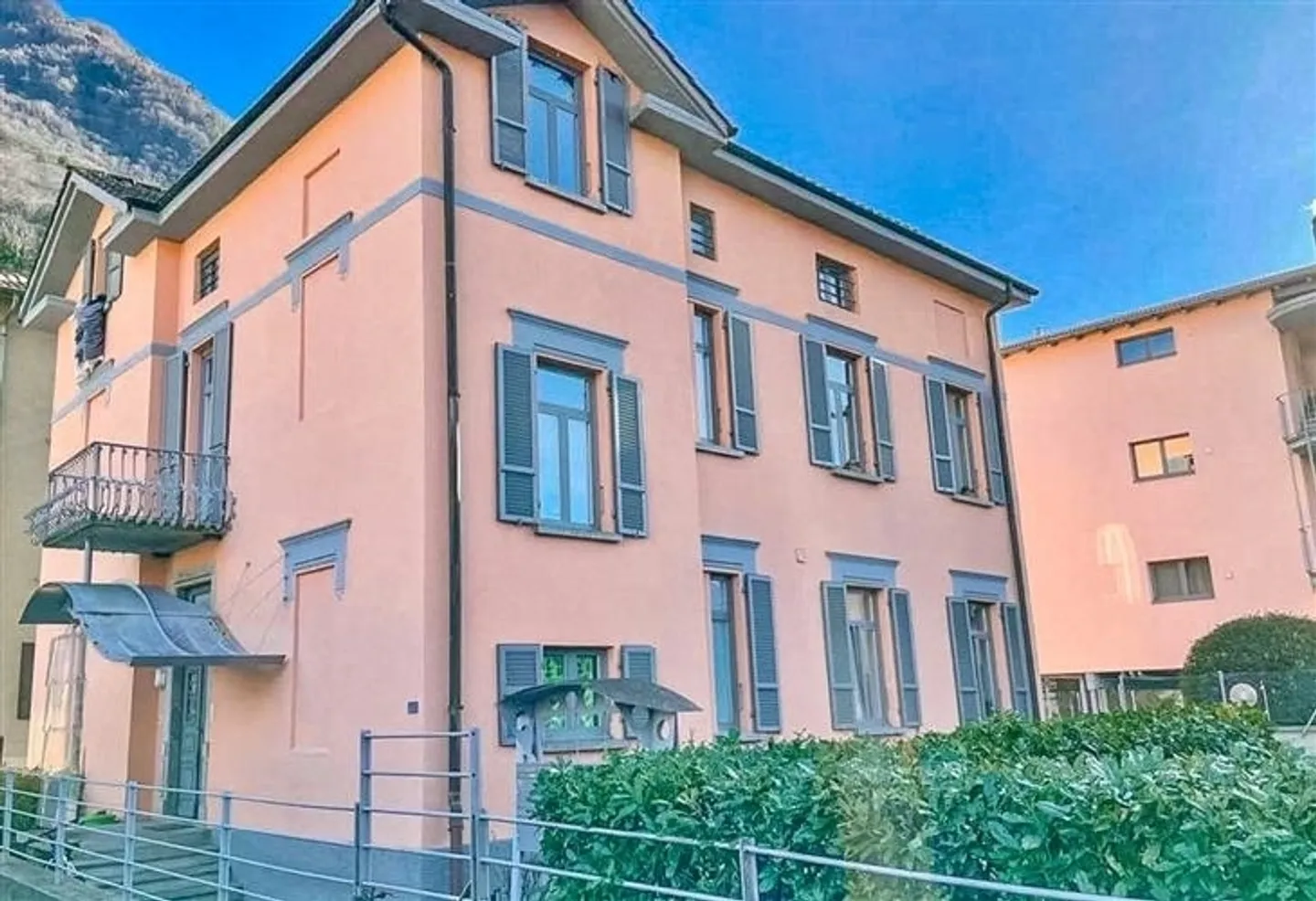 Building for investors in Bellinzona - Photo 1 of 2