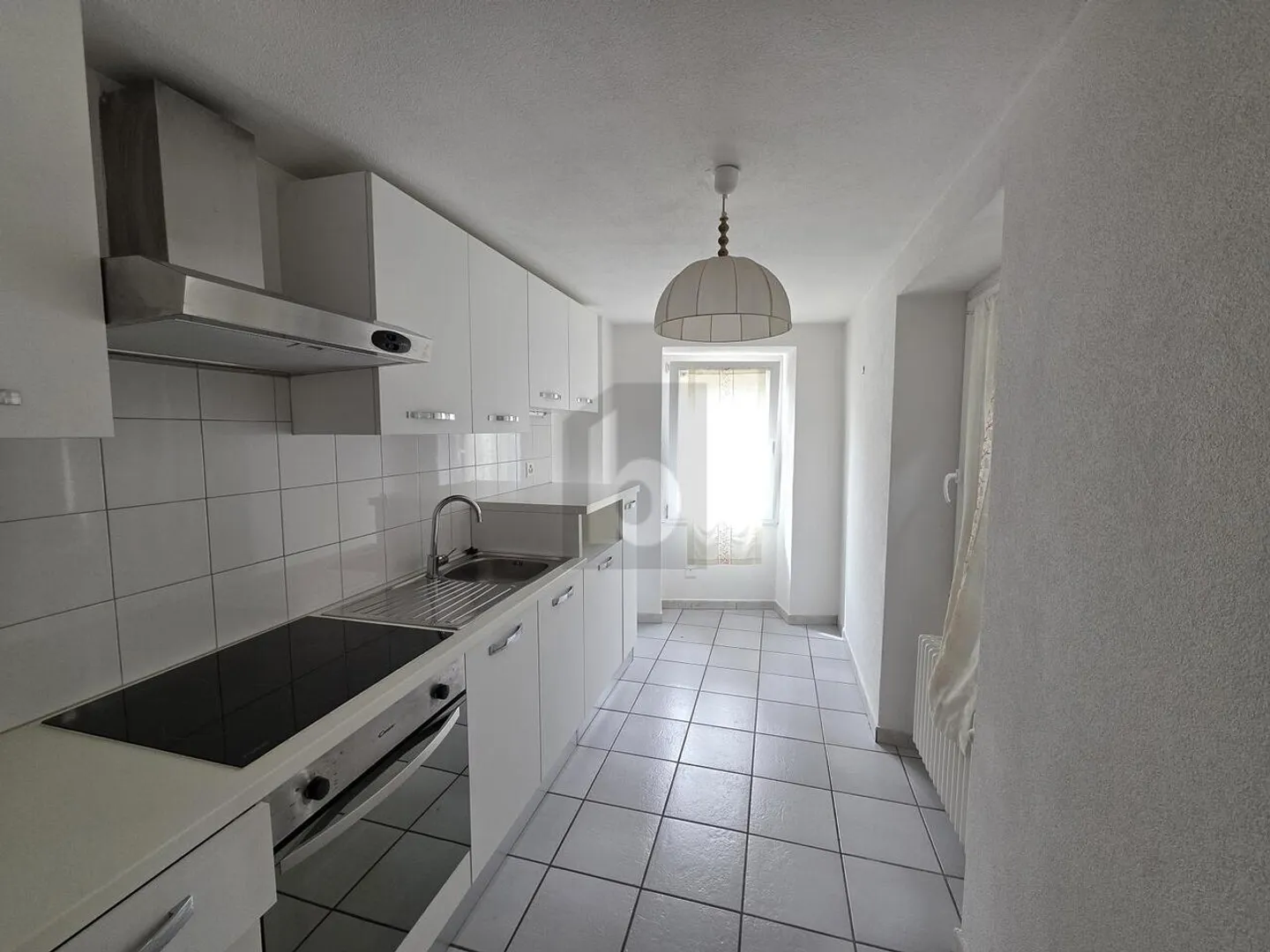 Spacious Family Home in S. Vittore - Photo 2 of 6