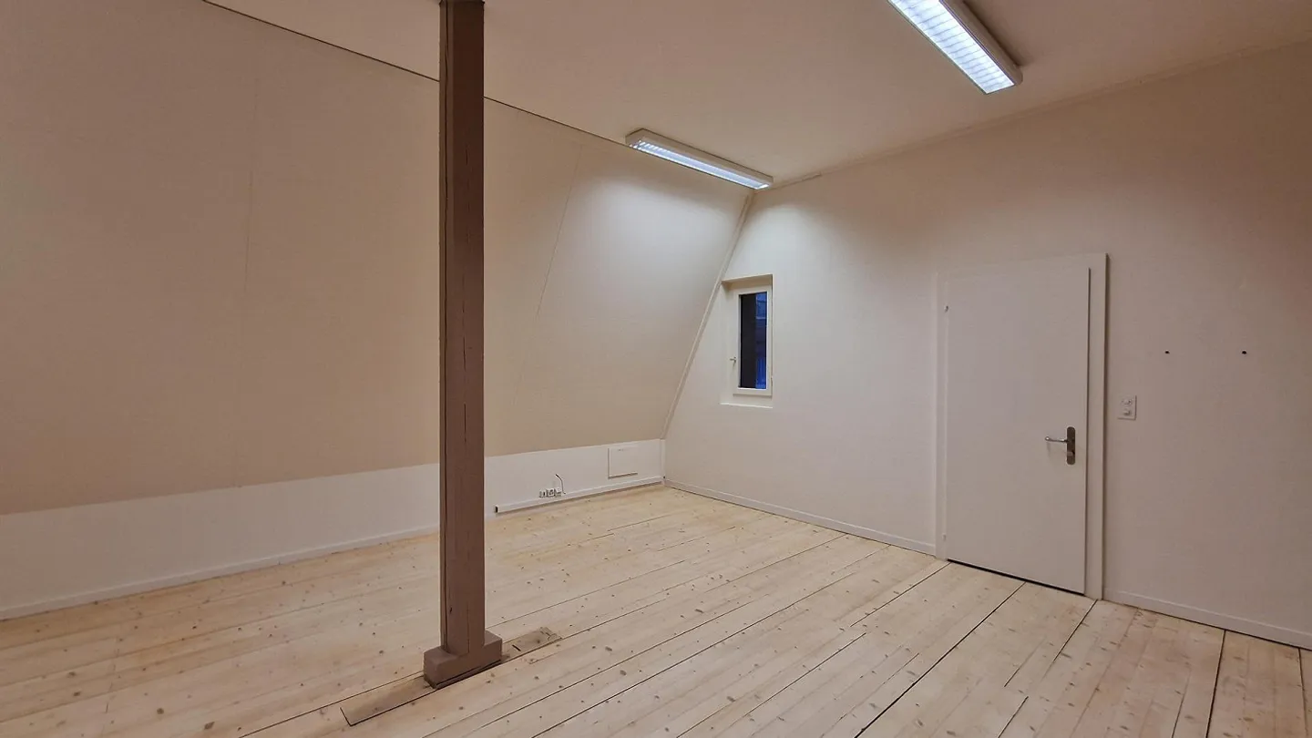 Commercial space as office, studio, etc. - Photo 2 of 3