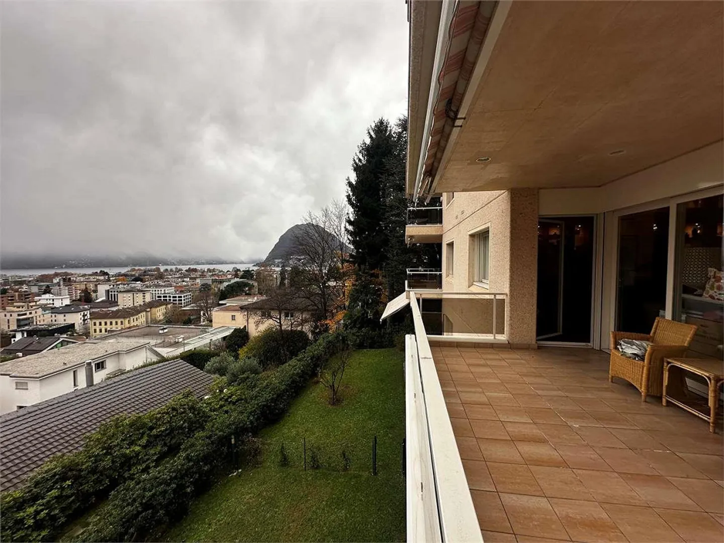Rif.2645 Elegante Residenza di 400 mq con Vista Lago a Lugano - Foto 5 di 13