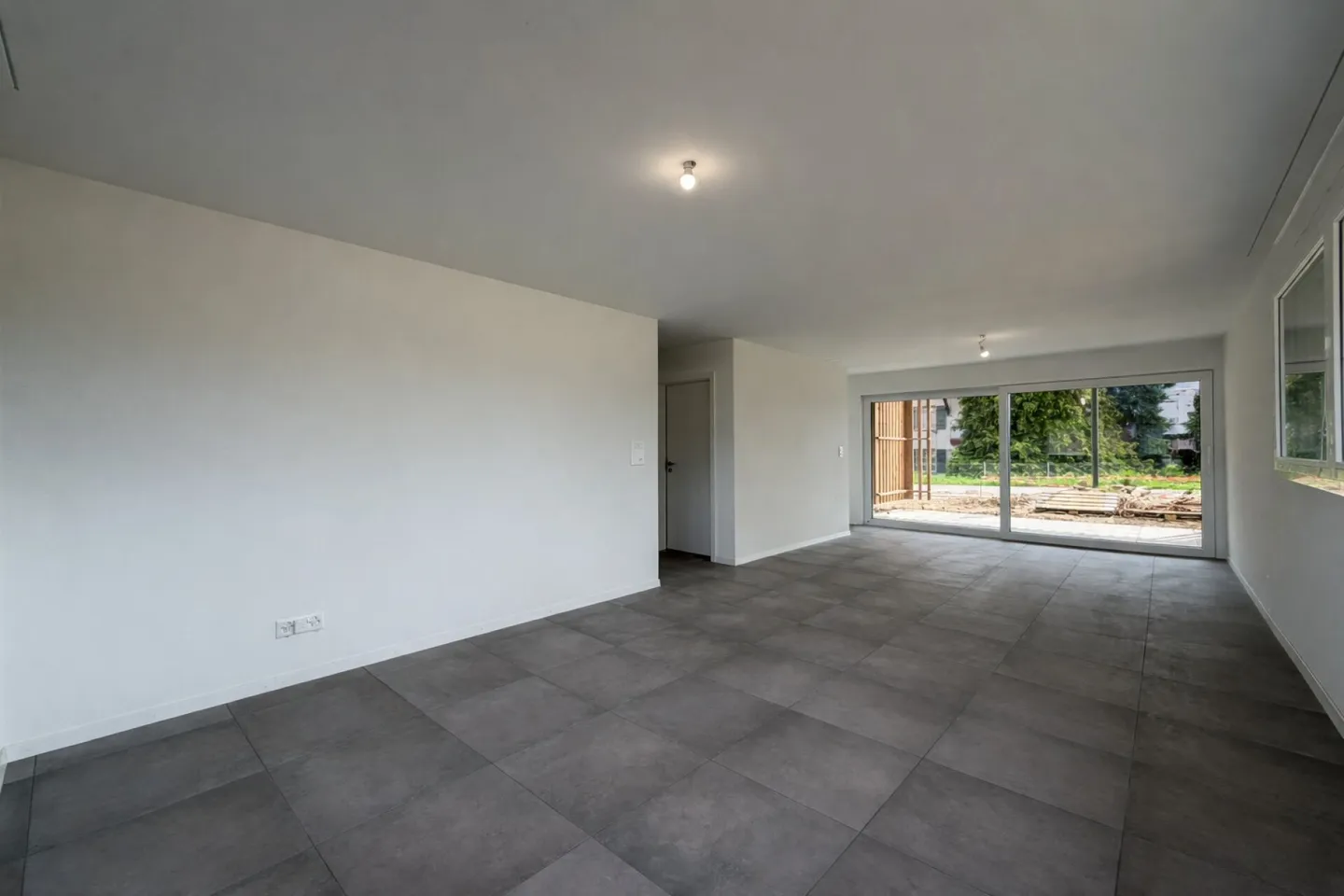 ! OFFRE LIMITÉE 1 LOYER OFFERT ! Appartement 3,5 pièces au rez-de-chaussée à Siselen - Photo 3 sur 9