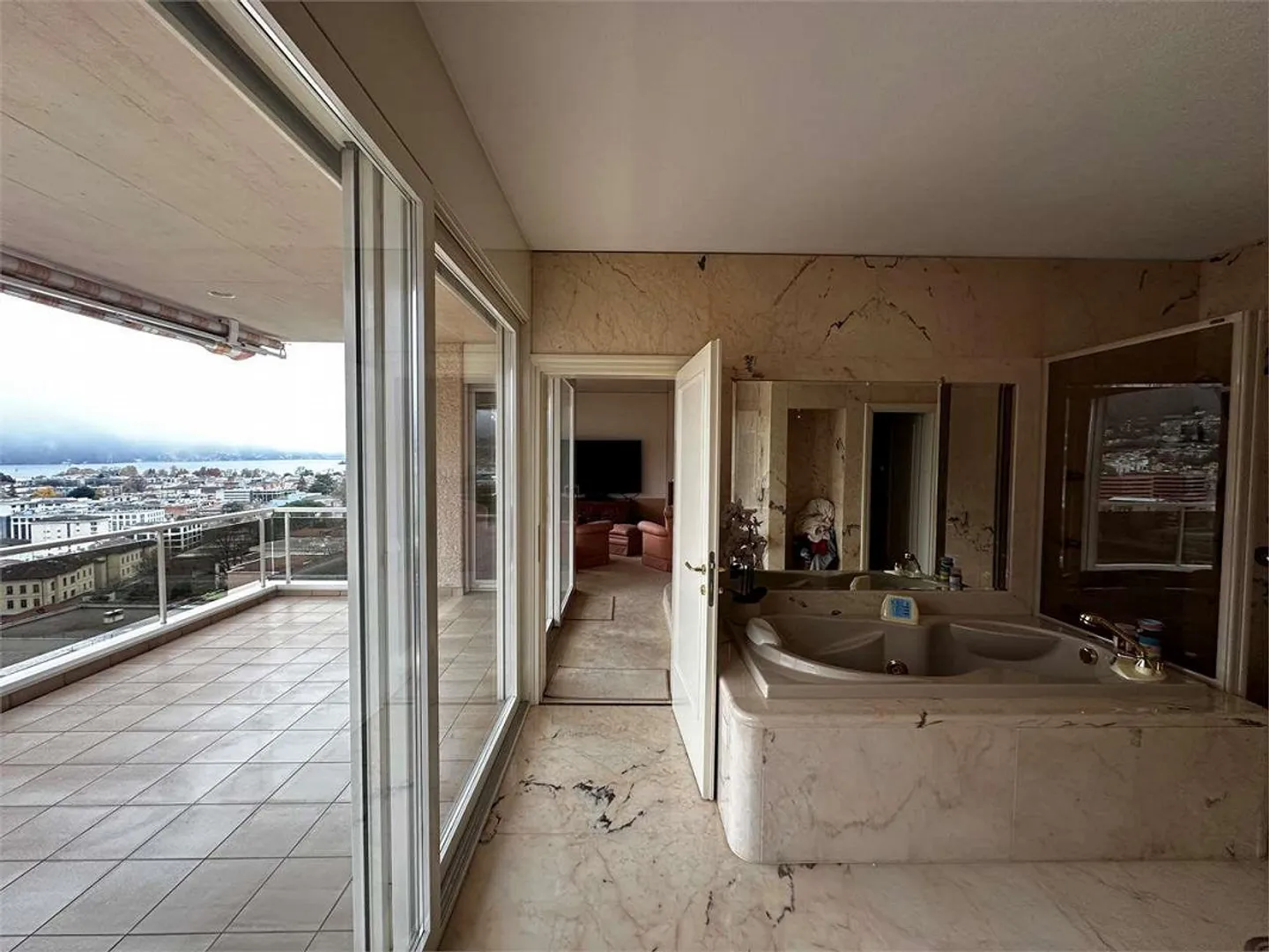 Rif.2645 Elegante Residenza di 400 mq con Vista Lago a Lugano - Foto 8 di 13