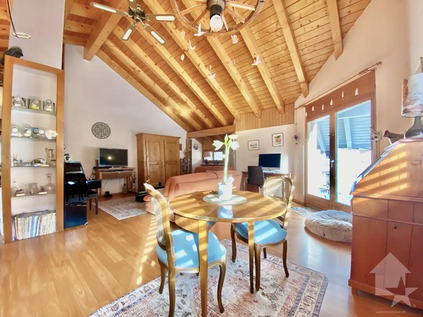 Spacious penthouse in a quiet area, parking, 105 m2 terrace and view! - Photo 9 of 24