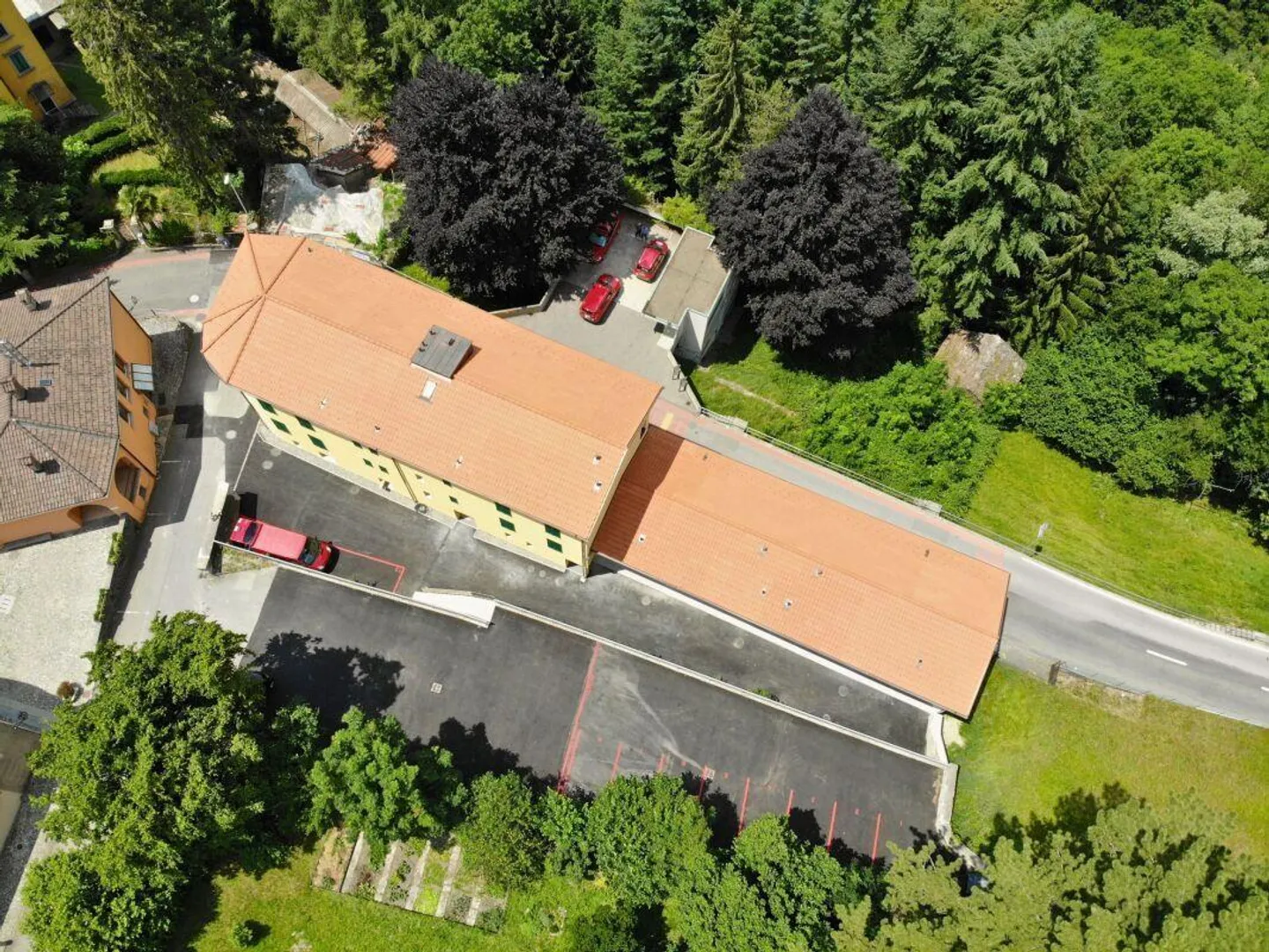 Modernes Penthouse mit 3,5 Zimmern, Balkon, Aussicht und zwei Parkplätzen - Foto 16 von 20