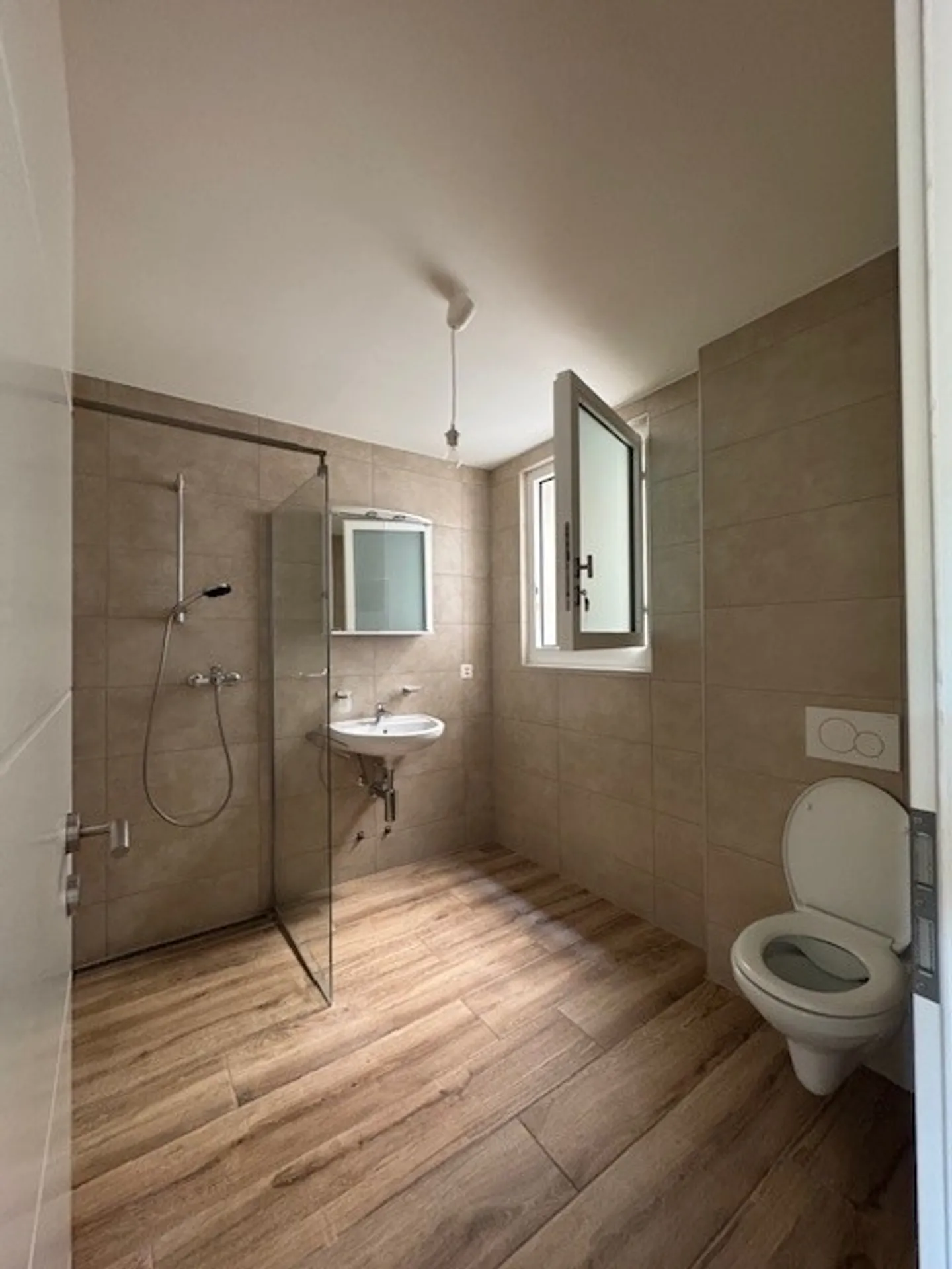 2.5 Room Apartment - Photo 5 of 7