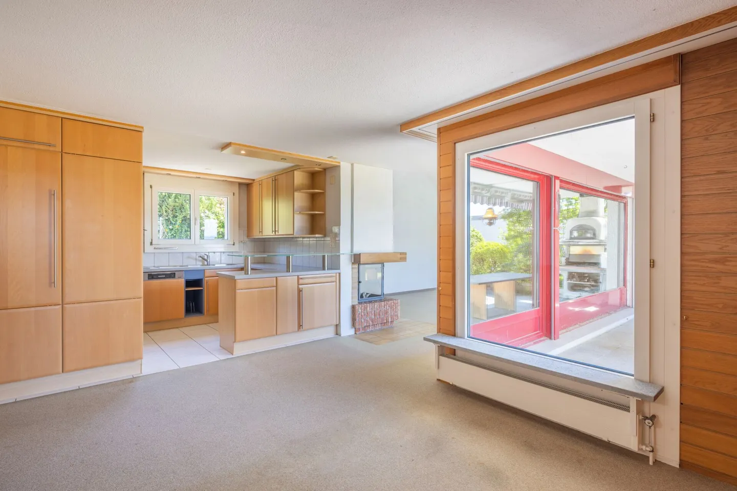 Spacious Living with a View - Photo 8 of 11
