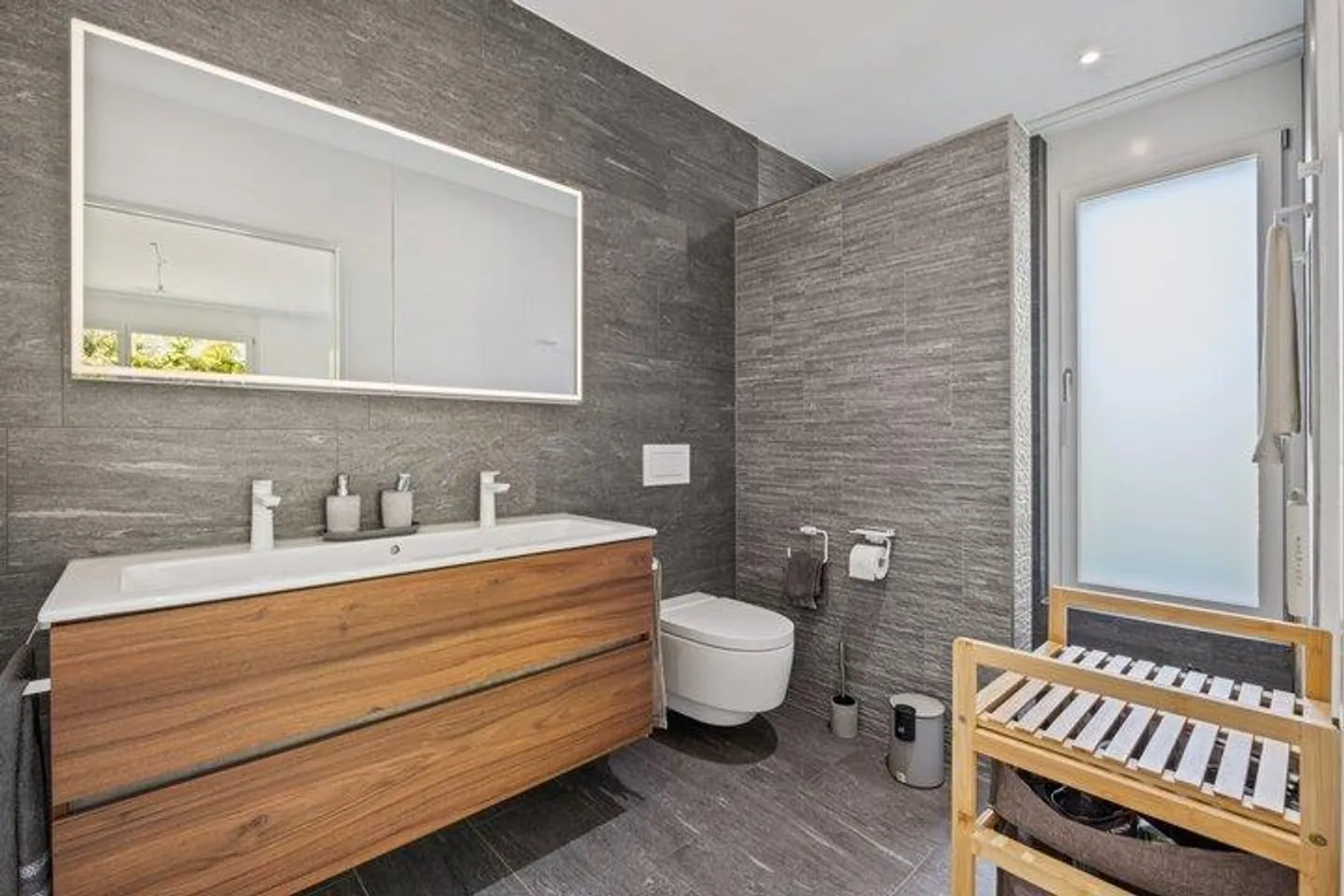 Modern Garden Apartment in Möriken - Photo 4 of 8