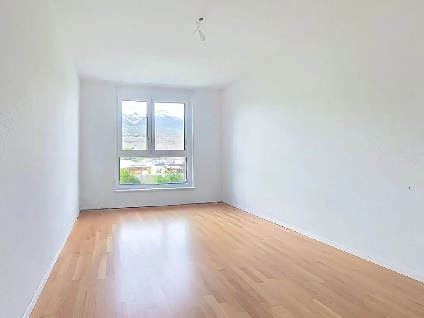 Appartement lumineux au rez-de-chaussée - Photo 6 sur 9