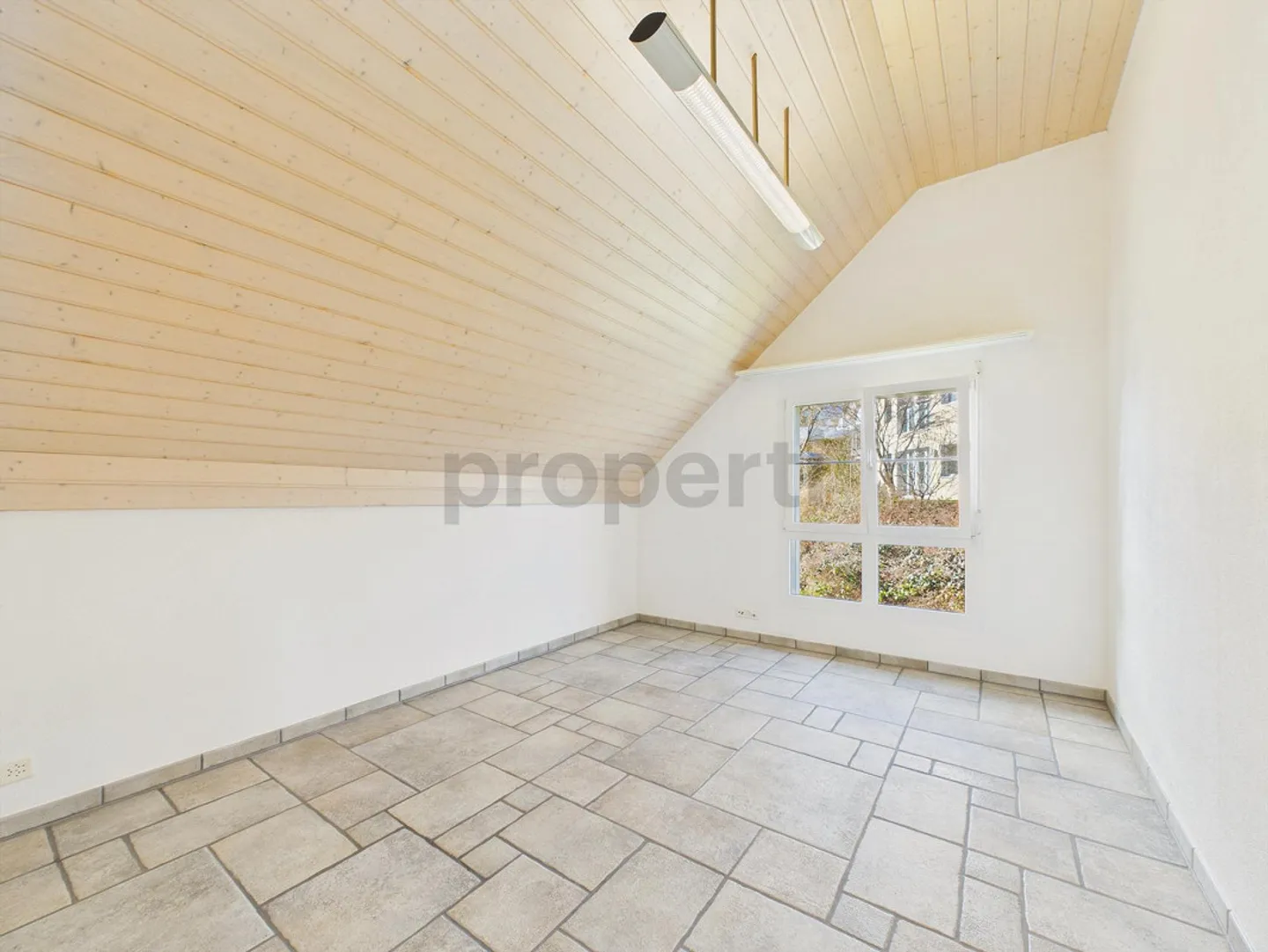 Moderne Familiehaus mit Garten - Foto 8 von 14