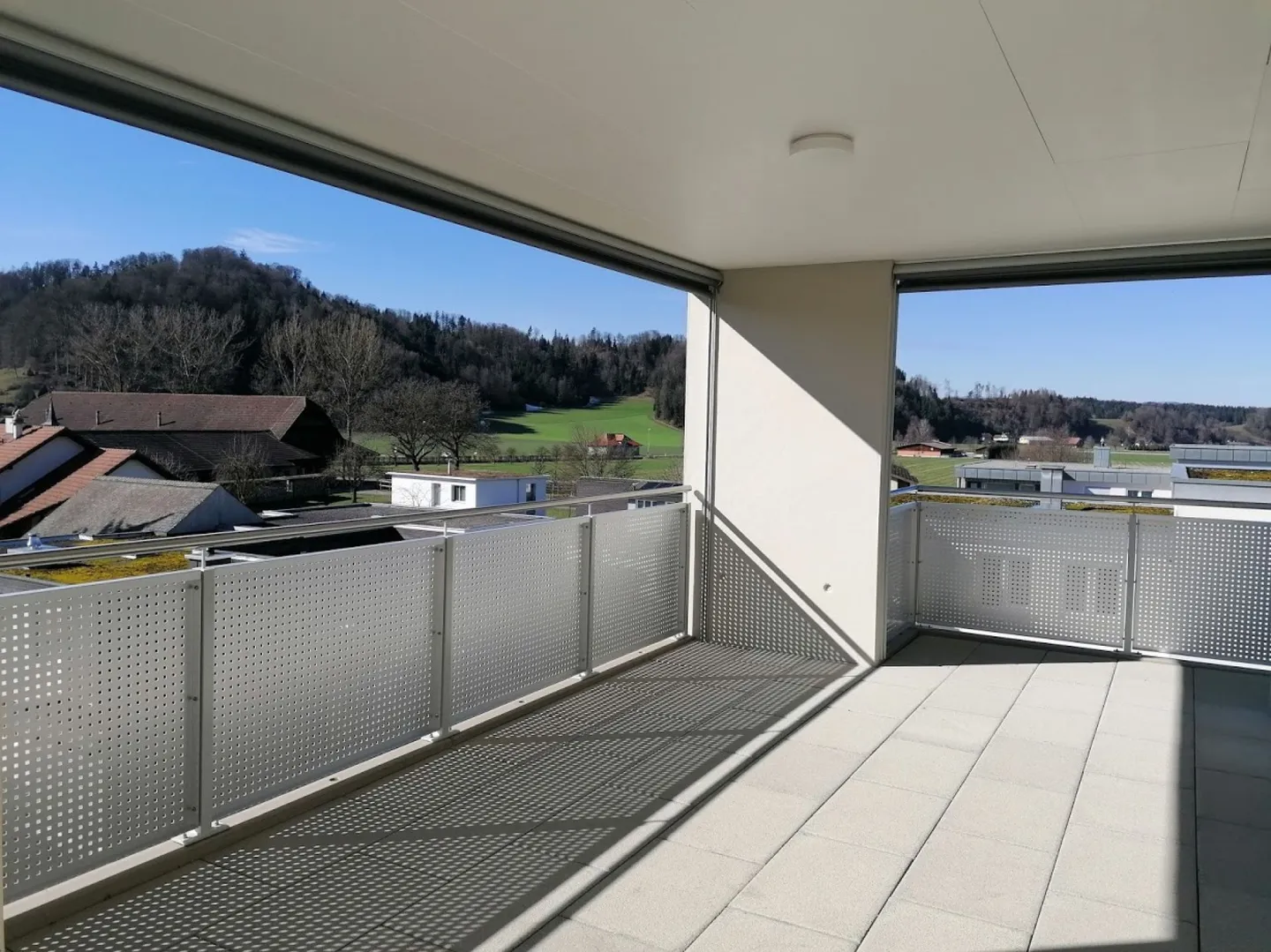 Your Dream Home: Nearly New 3.5-Room Apartment - Photo 3 of 8