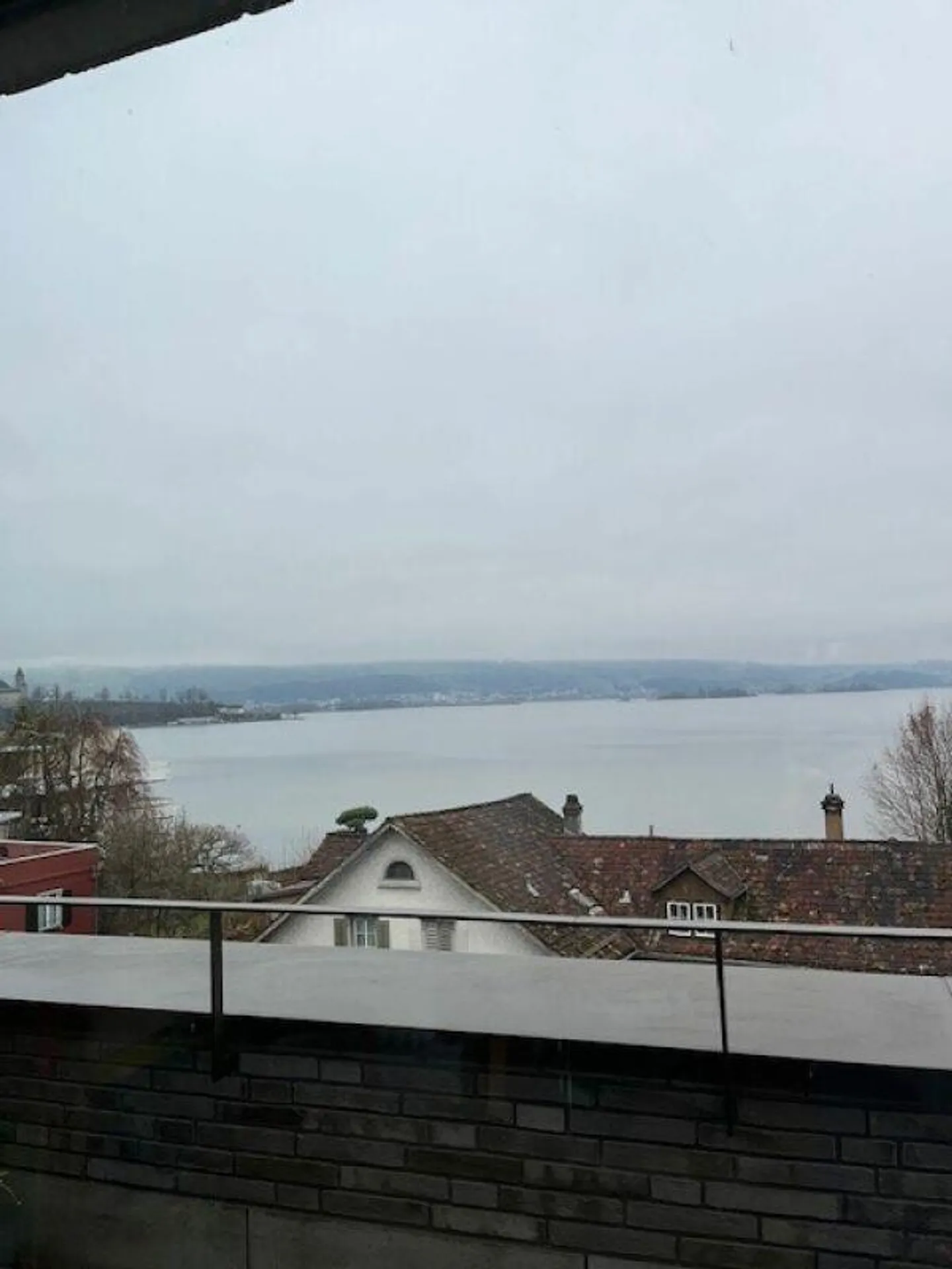 Appartement en attique de 2,5 pièces attrayant avec vue imprenable dans le développement Seewiese vous attend ! - Photo 14 sur 16