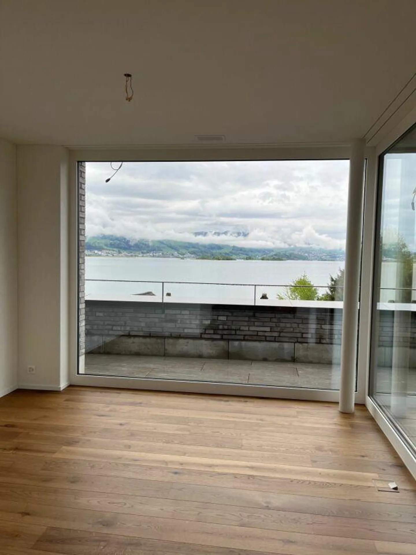 Appartement en attique de 2,5 pièces attrayant avec vue imprenable dans le développement Seewiese vous attend ! - Photo 15 sur 16