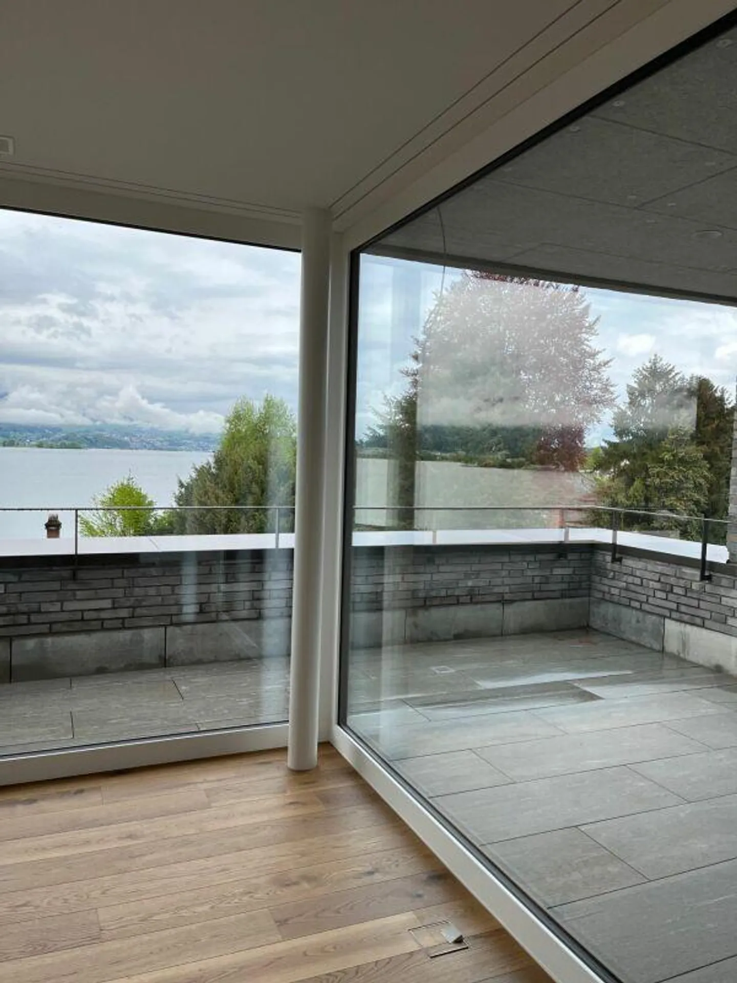 Appartement en attique de 2,5 pièces attrayant avec vue imprenable dans le développement Seewiese vous attend ! - Photo 16 sur 16