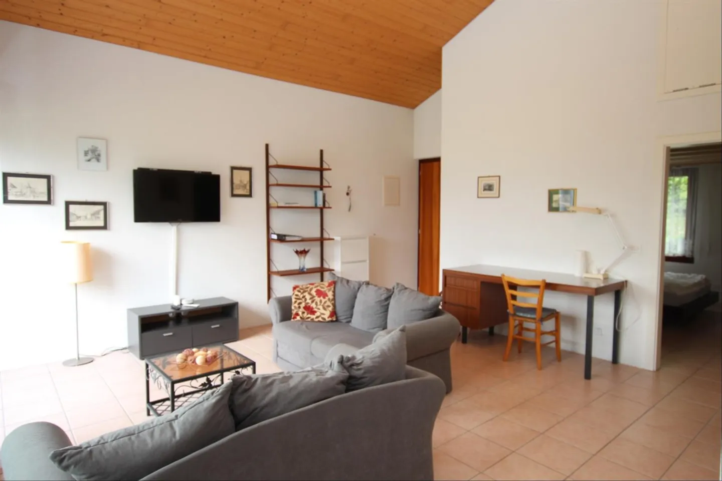 Charmante Wohnung mit Terrasse - Foto 2 von 6