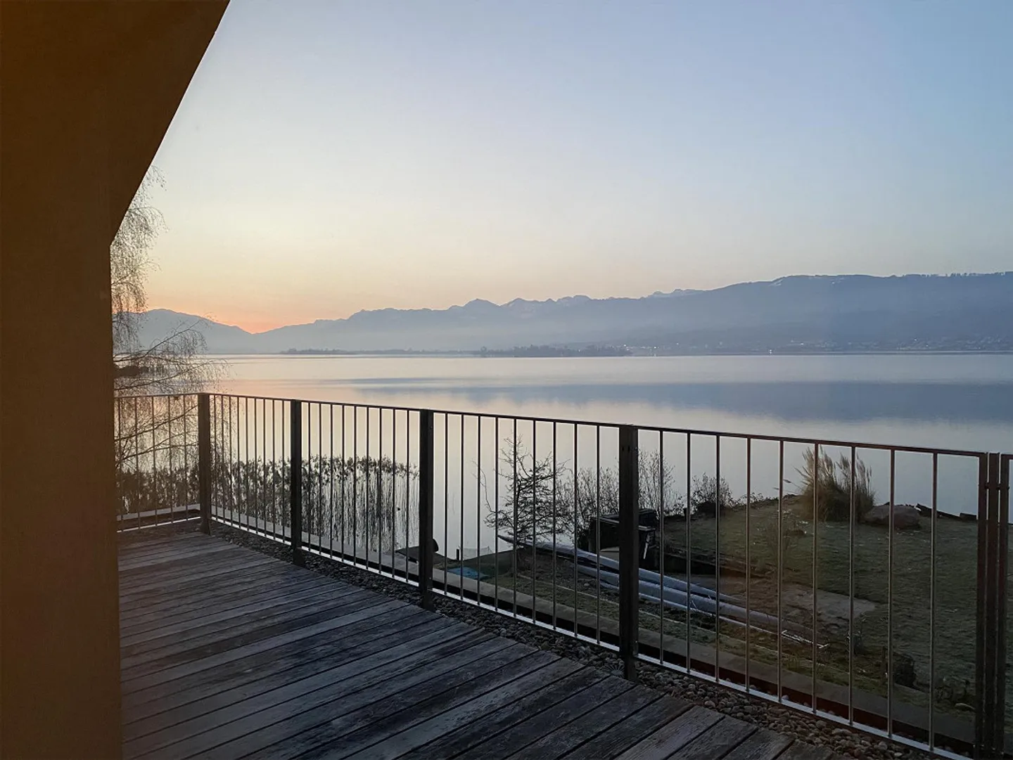 Penthouse apartment in Uerikon with private lake access - Photo 1 of 22