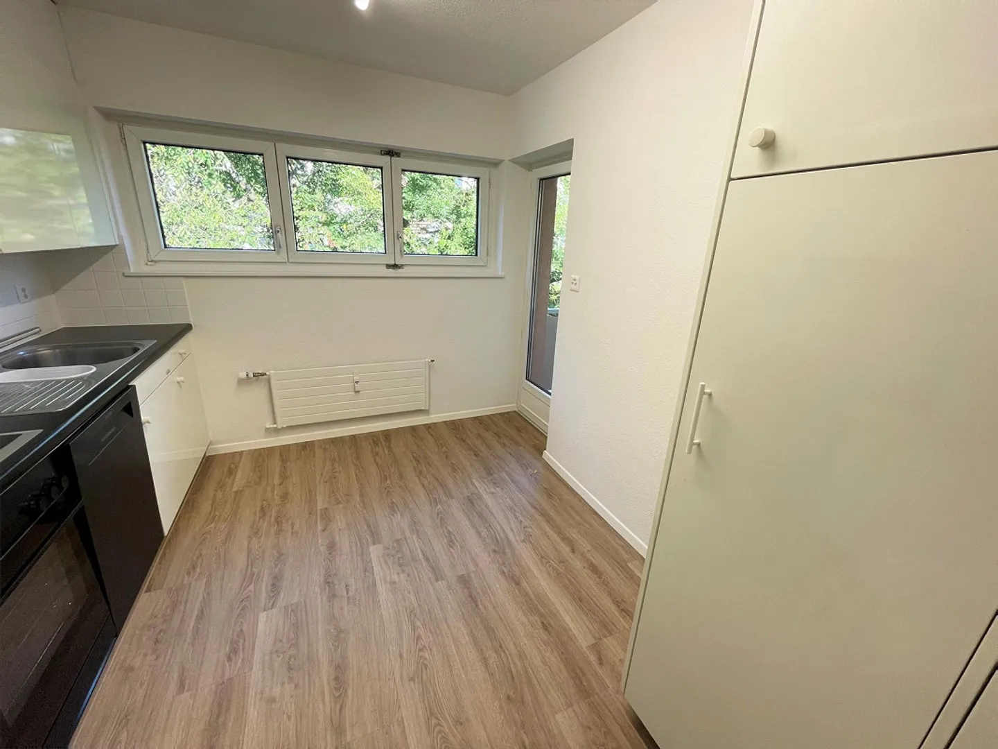 Attractive apartment near the train station - Photo 3 of 11