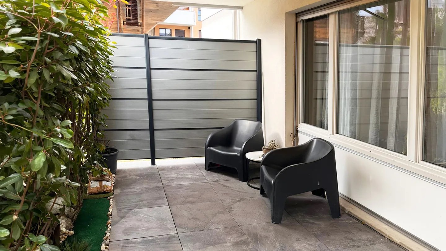 ZU VERMIETEN WUNDERSCHÖNE 3,5 ZIMMER WOHNUNG IN MONTHEY - Foto 1 von 10