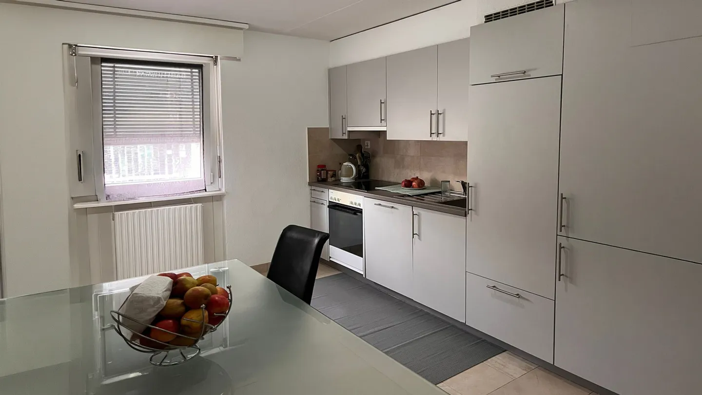 ZU VERMIETEN WUNDERSCHÖNE 3,5 ZIMMER WOHNUNG IN MONTHEY - Foto 3 von 10
