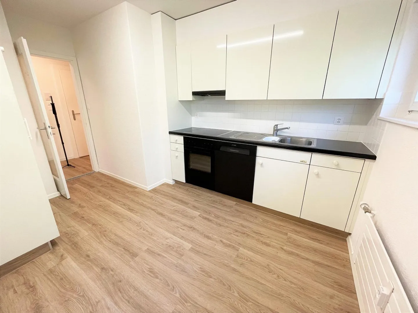 Attractive apartment near the train station - Photo 2 of 11