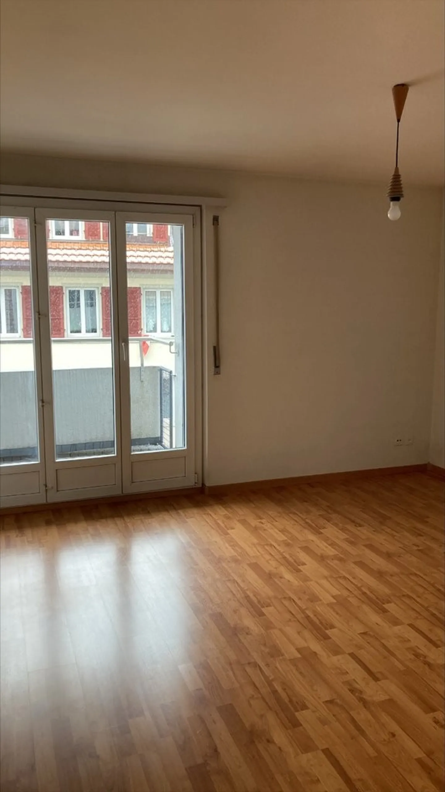 Charmant Appartement 2 Pièces avec Balcon - Photo 2 sur 7