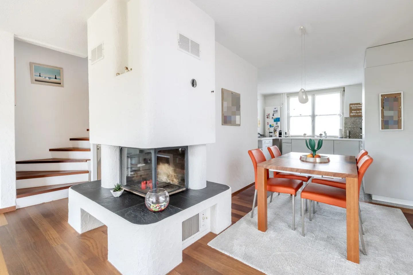 Maison d'angle de 4,5 pièces avec potentiel d'extension, grand jardin et emplacement résidentiel fiscalement avantageux à Seuzach - Photo 7 sur 30