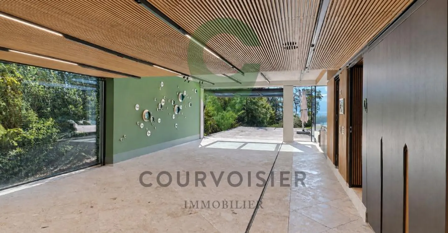 Prestigious property with privileged access to Lake Geneva - Photo 3 of 11