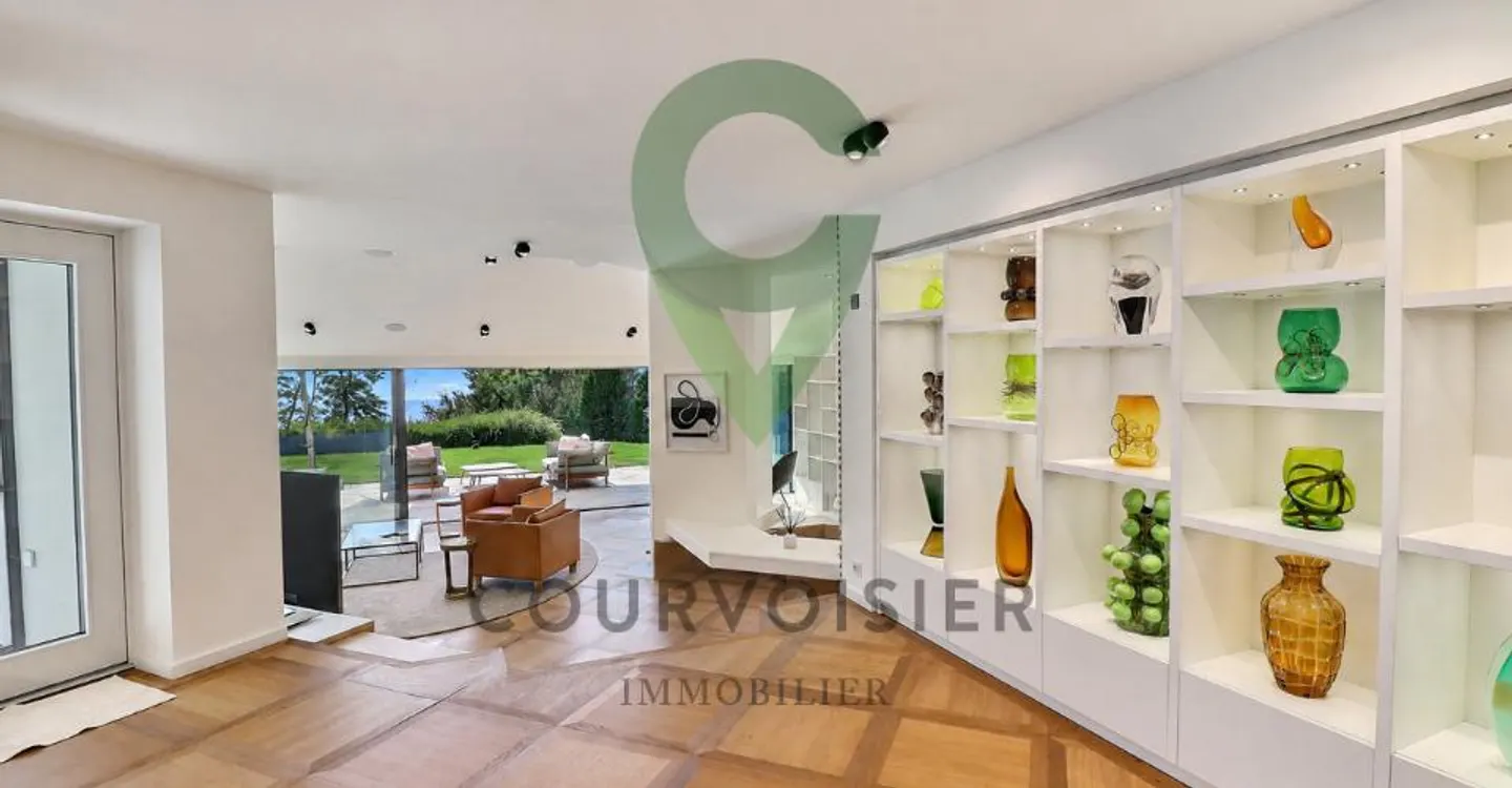 Prestigious property with privileged access to Lake Geneva - Photo 7 of 11