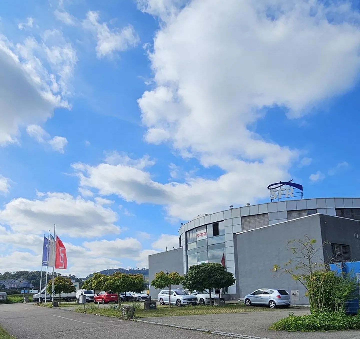 WIR HABEN FÜR SIE IHREN NEUEN STANDORT - Foto 1 von 7