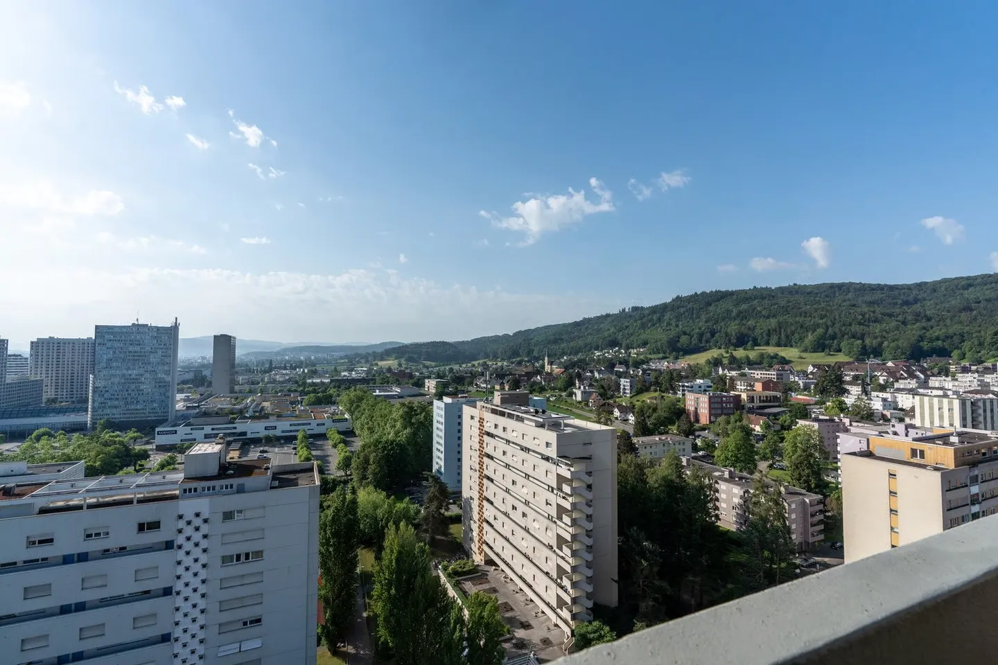 Appartamento centrale di 3,5 stanze con vista - Foto 13 di 15