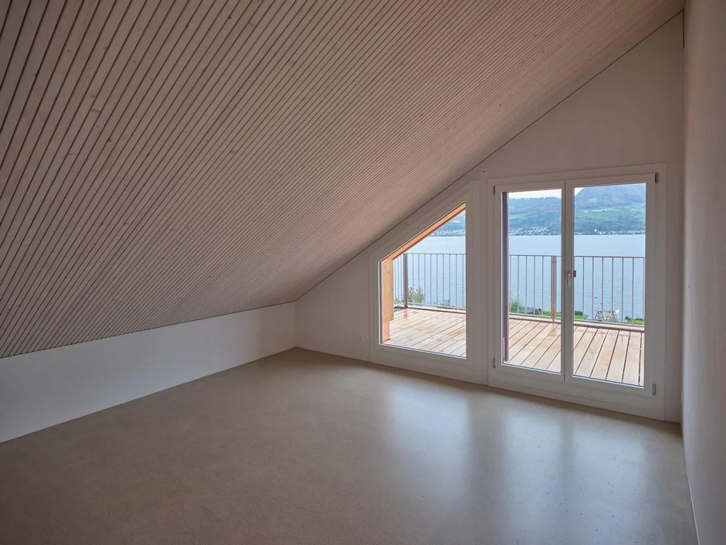 Penthouse apartment in Uerikon with private lake access - Photo 8 of 22