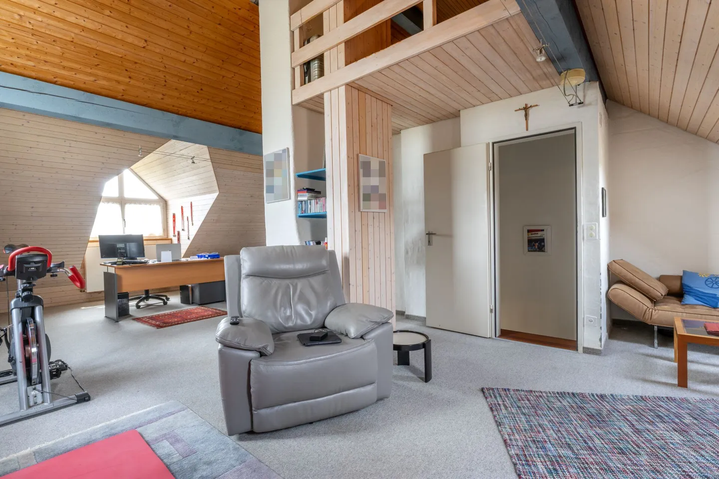 Maison d'angle de 4,5 pièces avec potentiel d'extension, grand jardin et emplacement résidentiel fiscalement avantageux à Seuzach - Photo 22 sur 30
