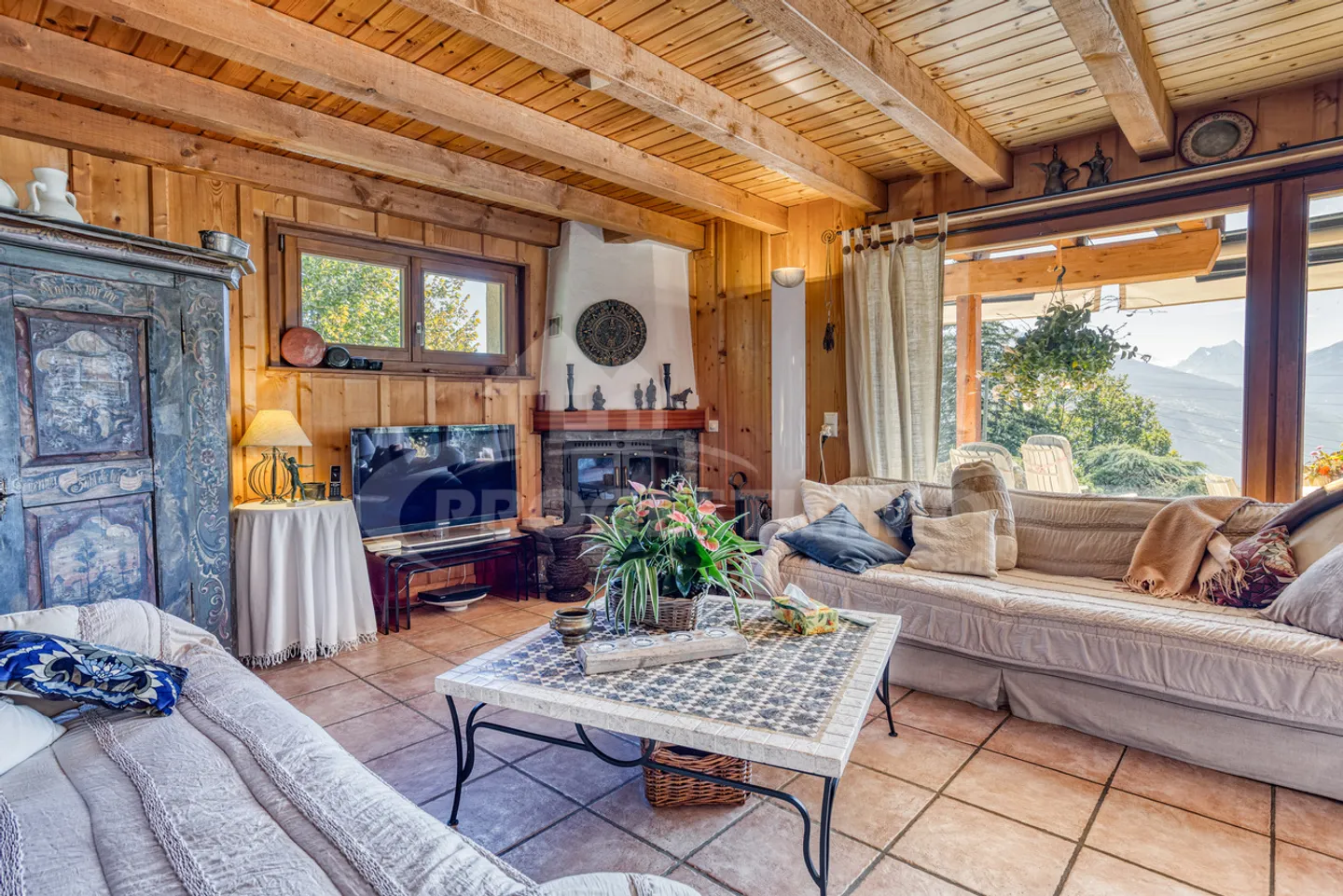 Charming Chalet in Mayens d'Arbaz - Photo 2 of 13