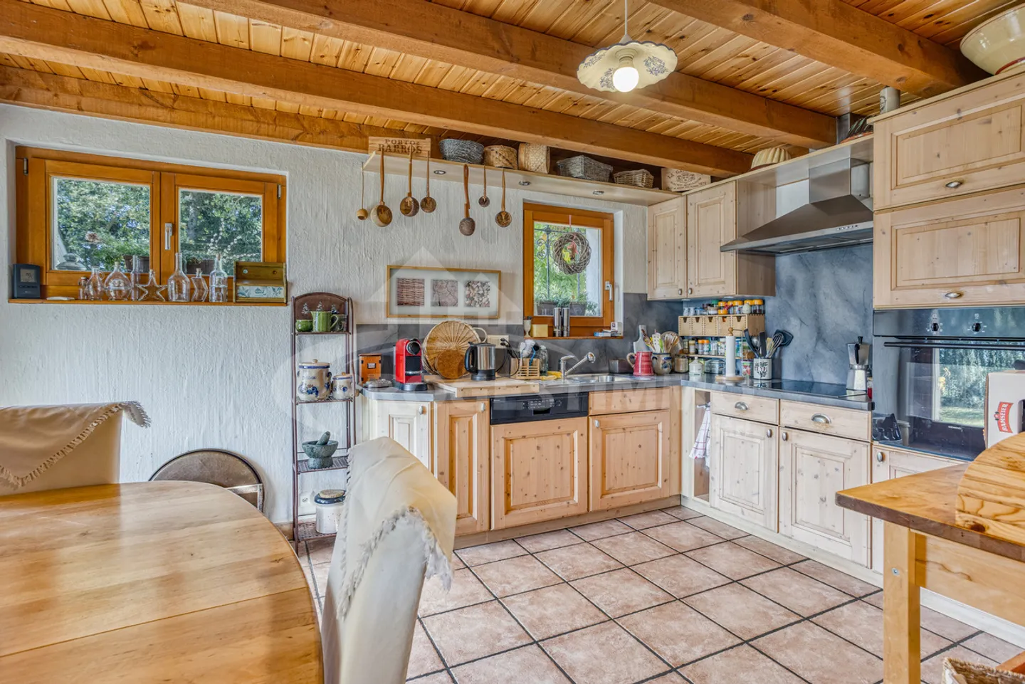 Charming Chalet in Mayens d'Arbaz - Photo 4 of 13