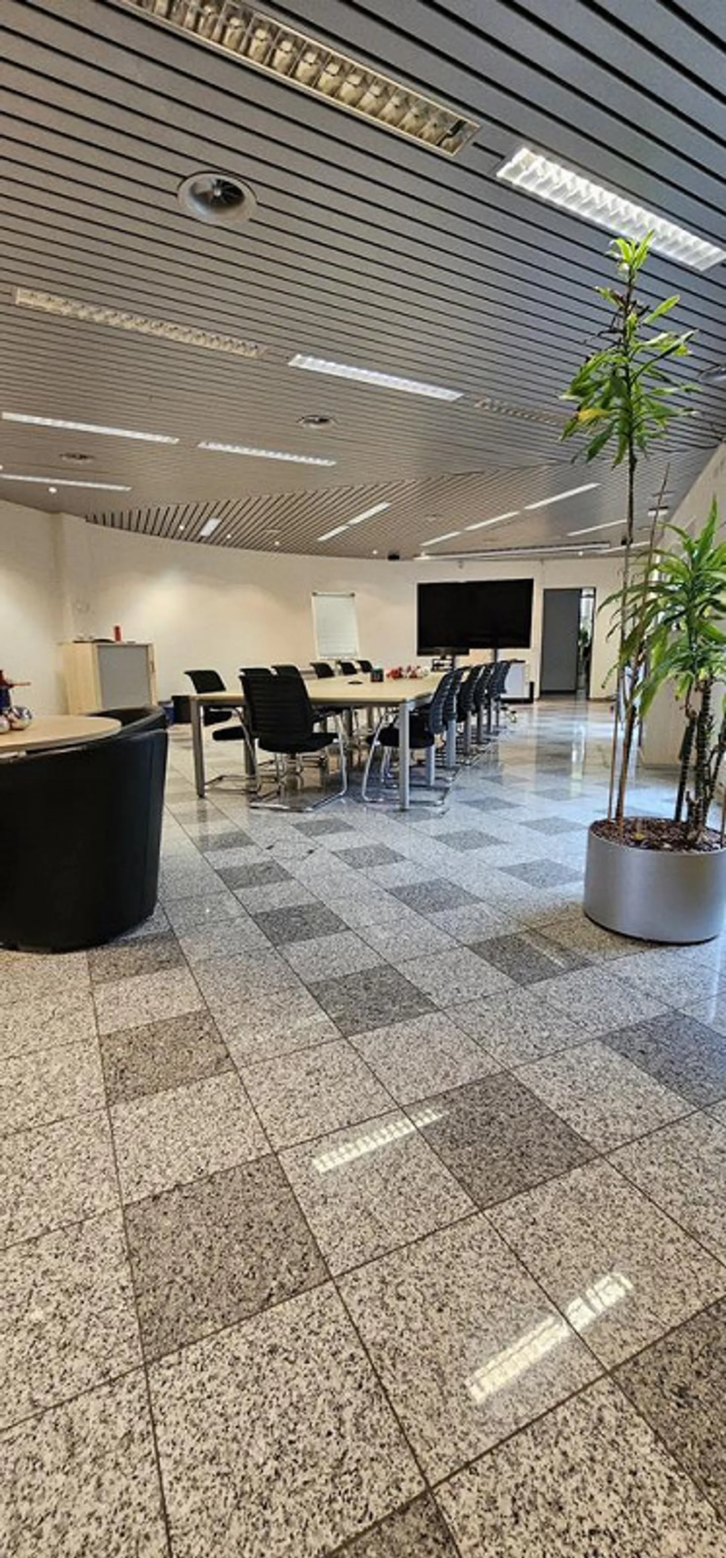 WIR HABEN FÜR SIE IHREN NEUEN STANDORT - Foto 5 von 7